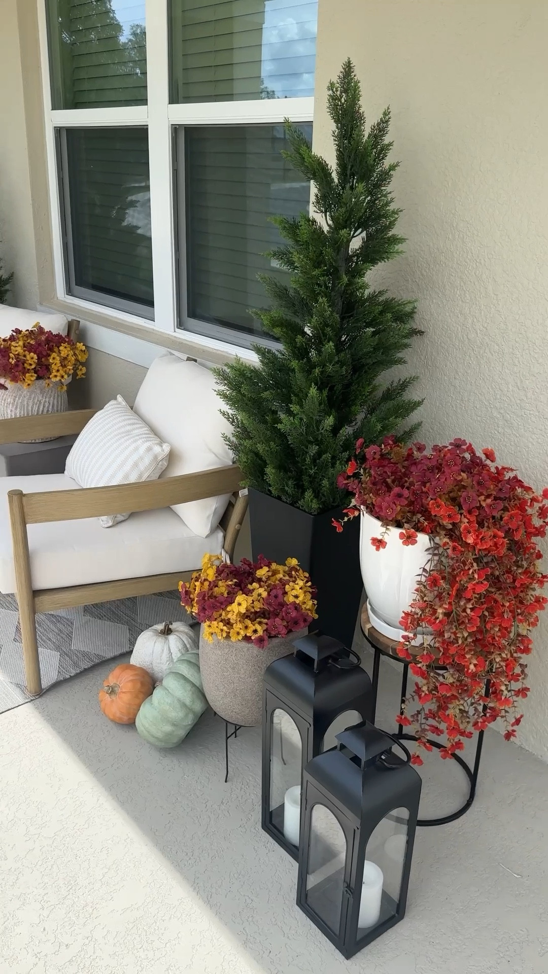 Front porch fall decor 🍂

#LTKSeasonal #LTKSaleAlert #LTKHome