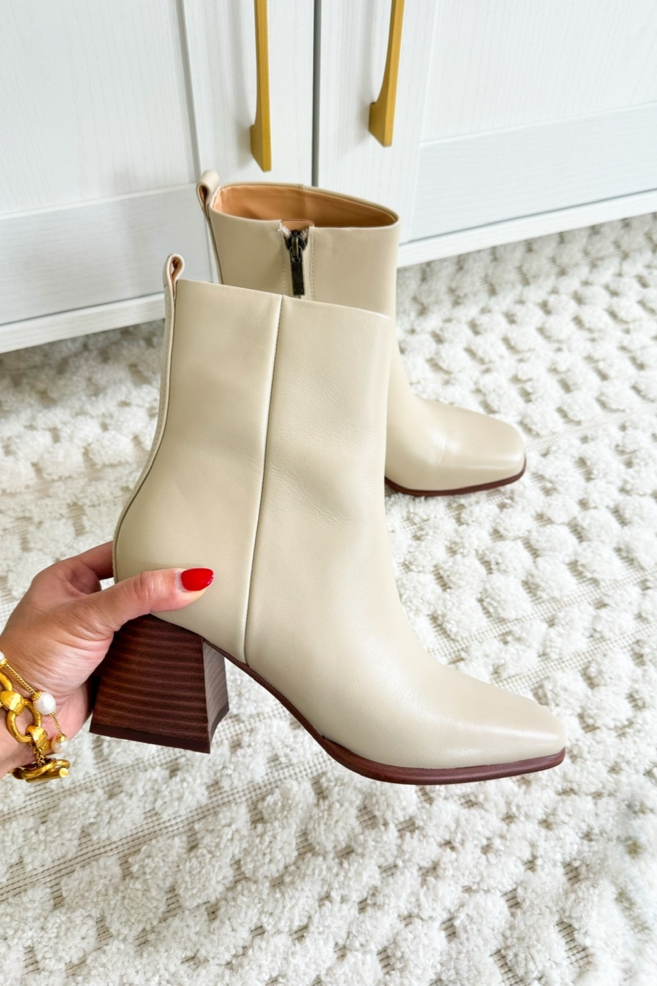 White booties size 5.5 TTS 

Fall boots 
Boots
NSALE 
Nordstrom sale 
Nordstrom anniversary sale 

Honey Sweet Petite 
Honeysweetpetite 

#LTKStyleTip #LTKShoeCrush #LTKxNSale