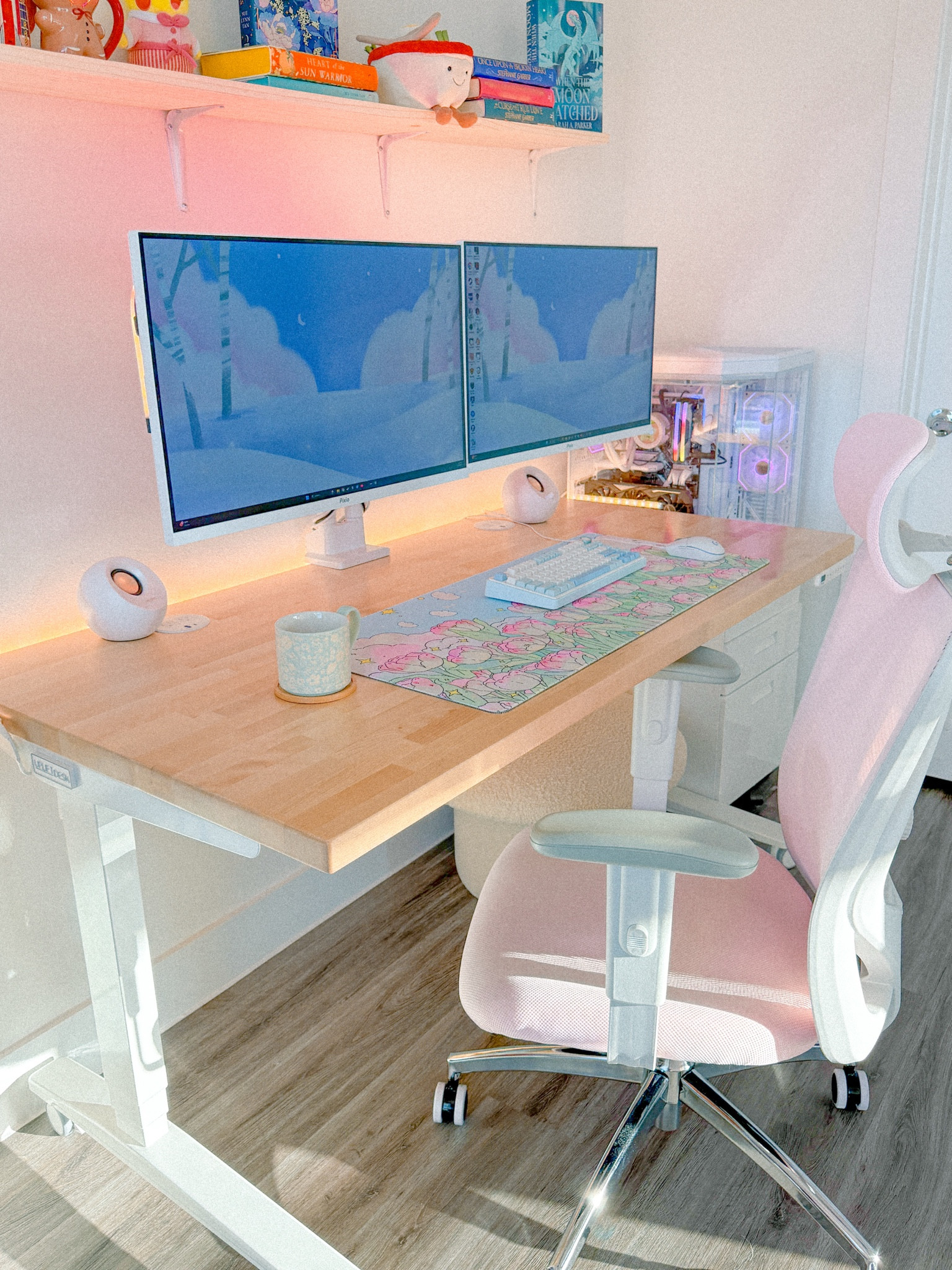 new cozy desk set up 📖🍵🌸
#cozydesk #cozydesksetup #cozygamer #desksetup #cozyhome #cozy

#LTKU #LTKHome #LTKMostLoved