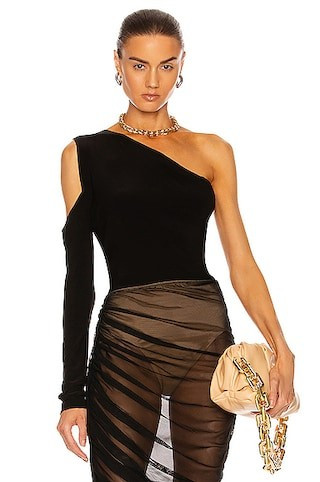 Norma Kamali One Shoulder One Sleeve Top in Black - Black. Size XXS (also in L, M, S, XL, XS). | FWRD 