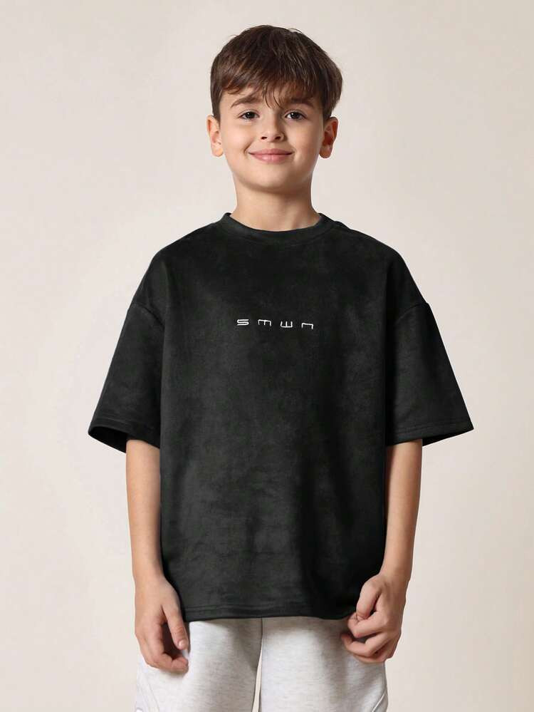 SUMWON Boys Oversized Suedette T-Shirt With Minimalist Text Print Relaxed Fit Crew Neck Short Sleeve Casual Everyday Top Vacation | SHEIN