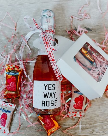 Cutest Galentine’s day gift idea 💝💝💝 rosé & chocolate gift for the girlies!! // Valentine’s Day — mini rose bottle & mini heart shaped chocolates 💓🍫

#LTKGiftGuide #LTKfindsunder50 #LTKparties