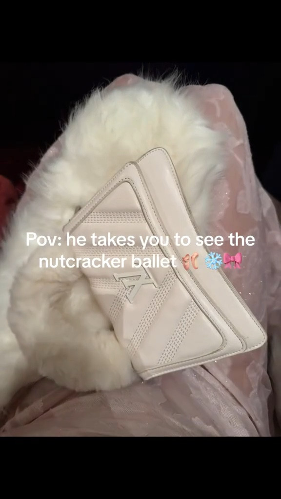 I’m wearing a size SMALL reg cup size and I got soooo many compliments on this fit!! 

#LTKHoliday #LTKBeauty #LTKootd