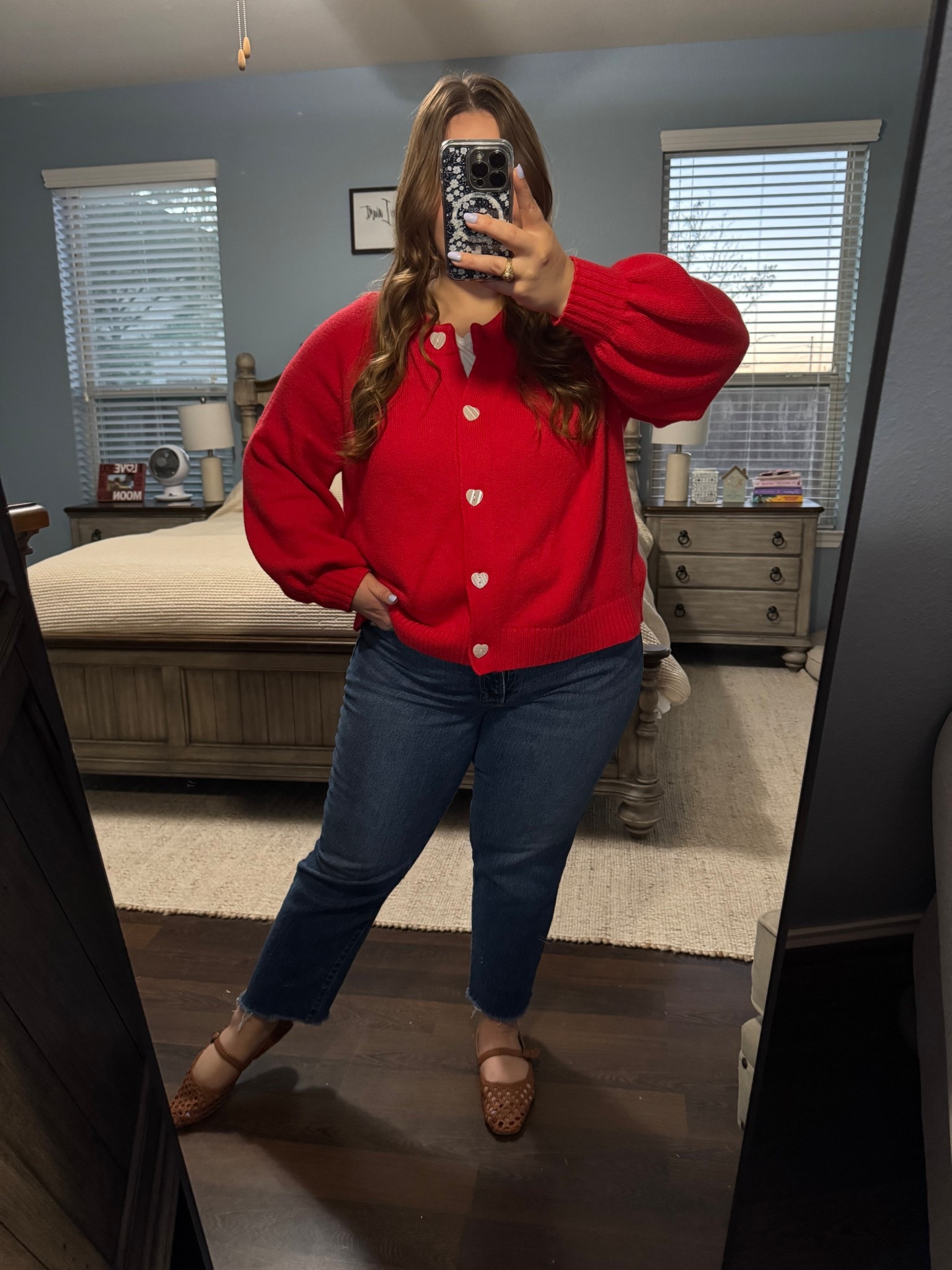 Today’s outfit of the day as a size 16. Love this old navy cardigan. I’m wearing an XL. I’m wearing a size 16 in these old navy jeans. I love the wash of them. I’ve also been loving these Amazon shoes. They are so comfy! 

#LTKPetite #LTKPlusSize #LTKootd