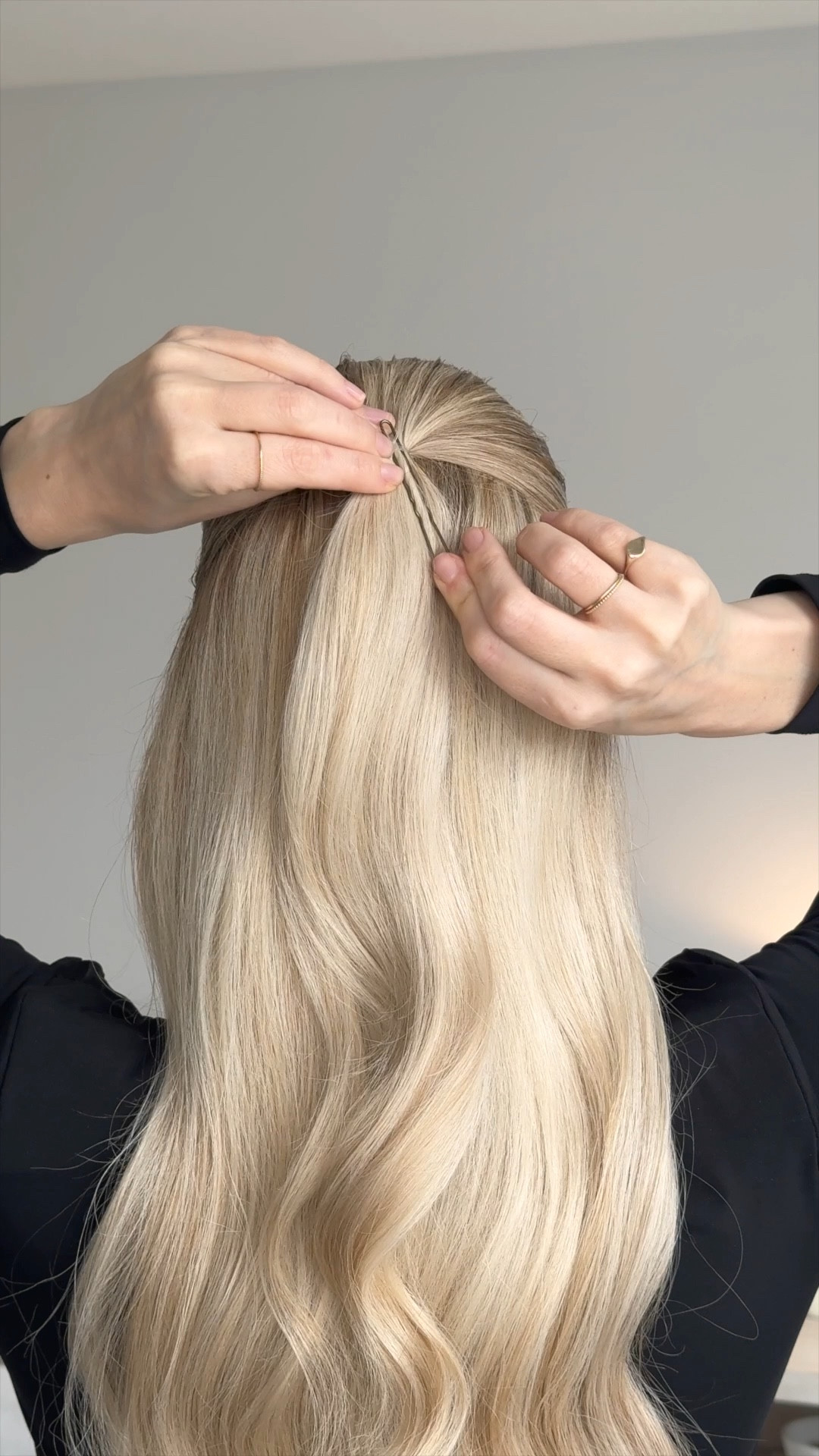 How to hide your hair elastic 😍

#LTKBeauty