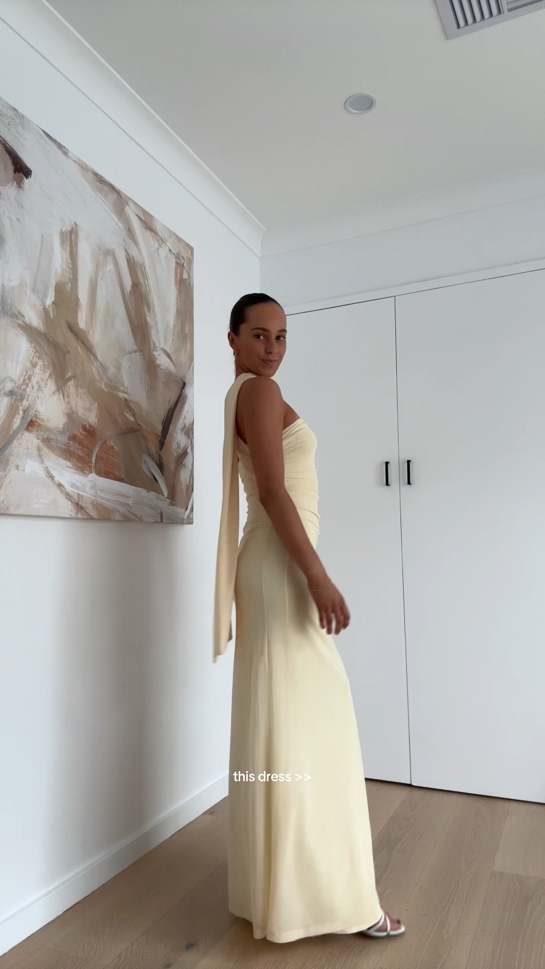 The sweetest lemon formal dress 🍋 So simple, so elegant. I’m in a size 8.