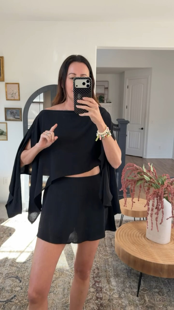 This 3-piece set is perfect for a night out! 

#LTKootd #LTKSaleAlert #LTKTall