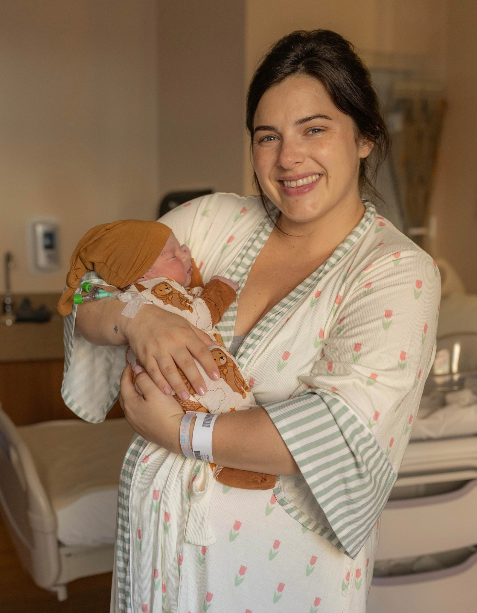 The best robes 🌷 lightweight, pockets, inner and outer tie. Mine is out of stock but I linked the ones that are available! 

@Staykation 



#LTKBump #LTKselfcare #LTKmomlife