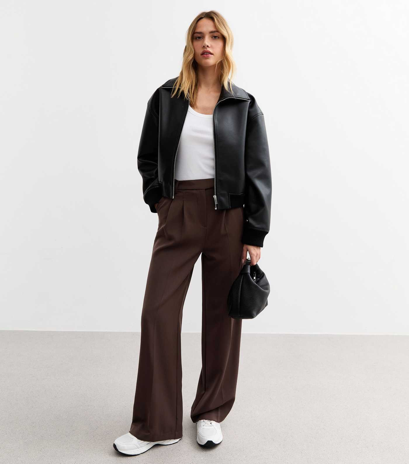 Dark Brown Wide Leg Trousers 
						
						Add to Saved Items
						Remove from Saved Items | New Look (UK)