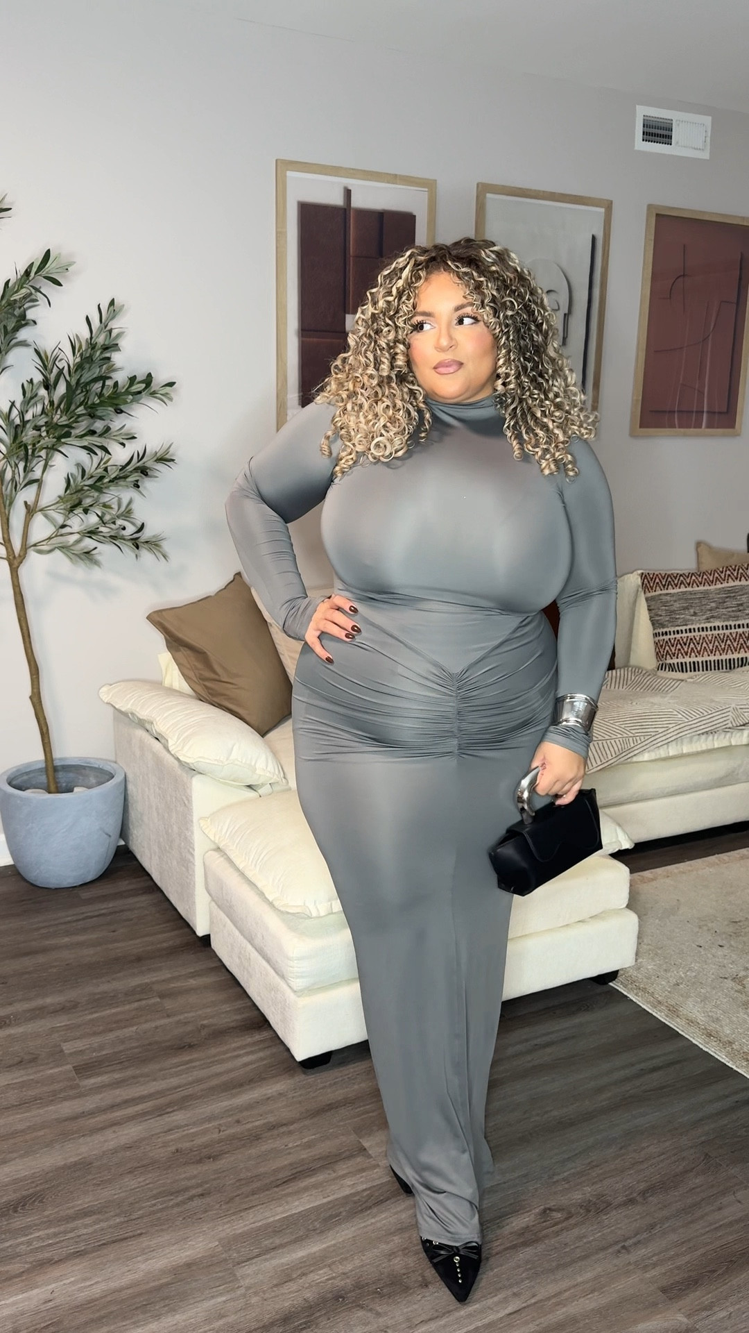 Wearing xl in dress stretchy material I'm a size 16/18 for reference with larger breast! 

Holiday looks

#LTKPlusSize #LTKHoliday #LTKStyleTip