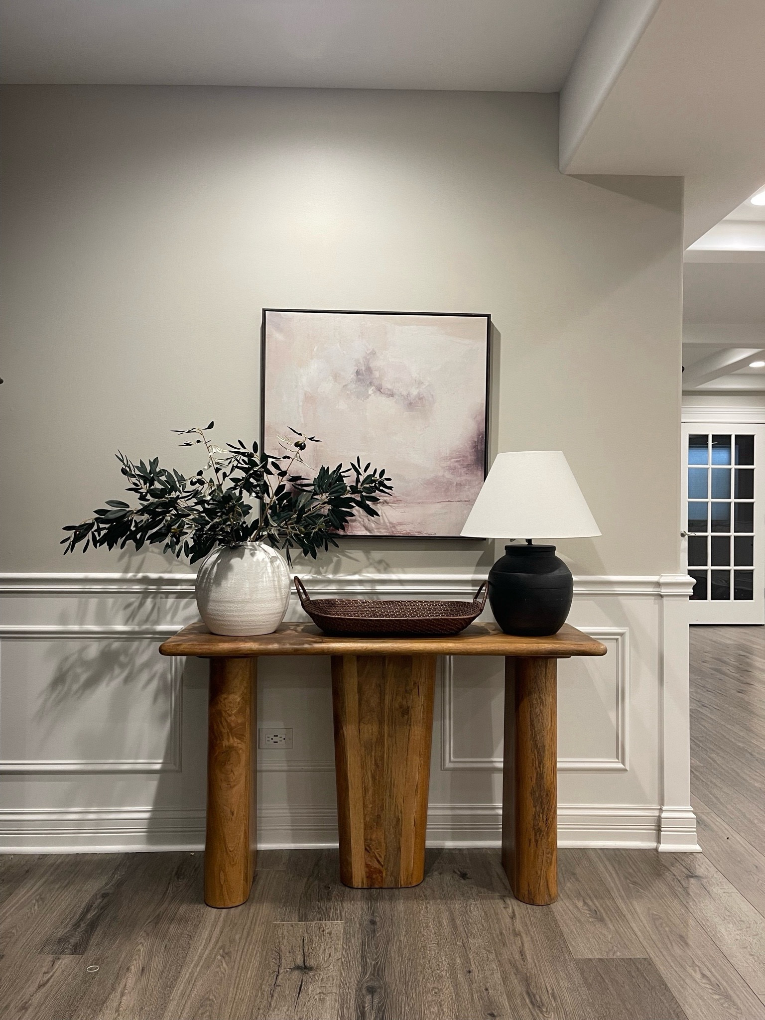 Console table styling inspo

#LTKSeasonal #LTKStyleTip #LTKHome