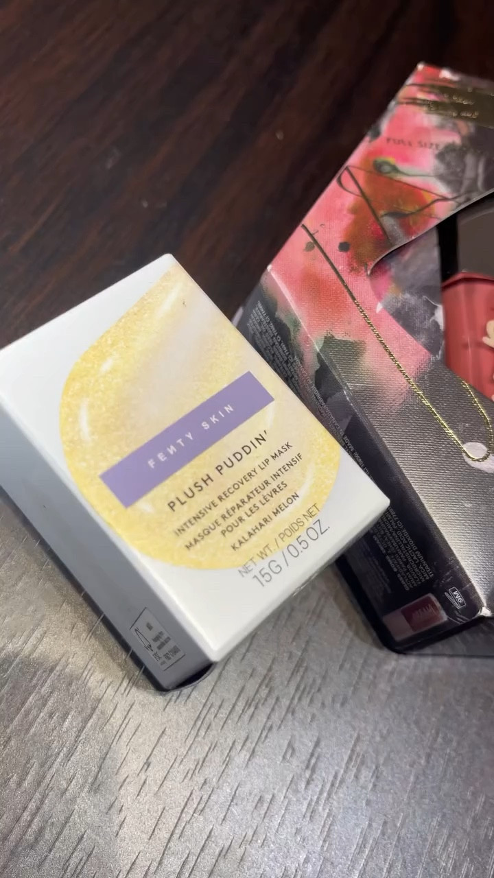 really all you need 🫦🤭❤️‍🔥

Lip combo on 🔟 probably one of my favorite lip liners to date.. cause iykyk not all lip liners are made the same 🫠 

lip liner in the color traced with the hot cherry out of this fenty duo on top or a plop of that plush puddin & then the cherry on top ❤️‍🔥🫦👄🙂‍↕️

& i've tried a couple of the lip masks recently aside from laneige, the trader joe's one in vanilla & i think so far this one takes the cake.. 

💛it's the golden hue 💛it has to it... on top of the twist up top.. & i love anything watermelon or melon personally so she's like 17/10 for me 🥇

she's linked in my ltk for you guys 🫂

#bf #bff #best #better #duo #lip #lipcombo #combo #lips #viralreels #reelsviral #reelsvideo #videoreels #beauty #explore #exploremore #fyp #luxurylifestyle