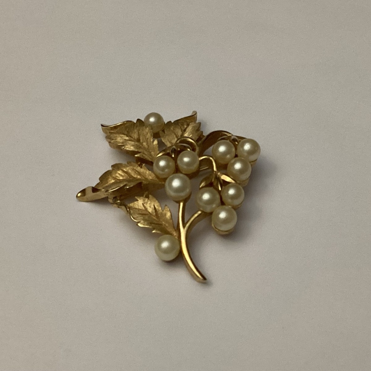 VTG Crown Trifari  Gold Tone Faux Pearl Flower Brooch Pin Signed Costume Jewelry | eBay US
