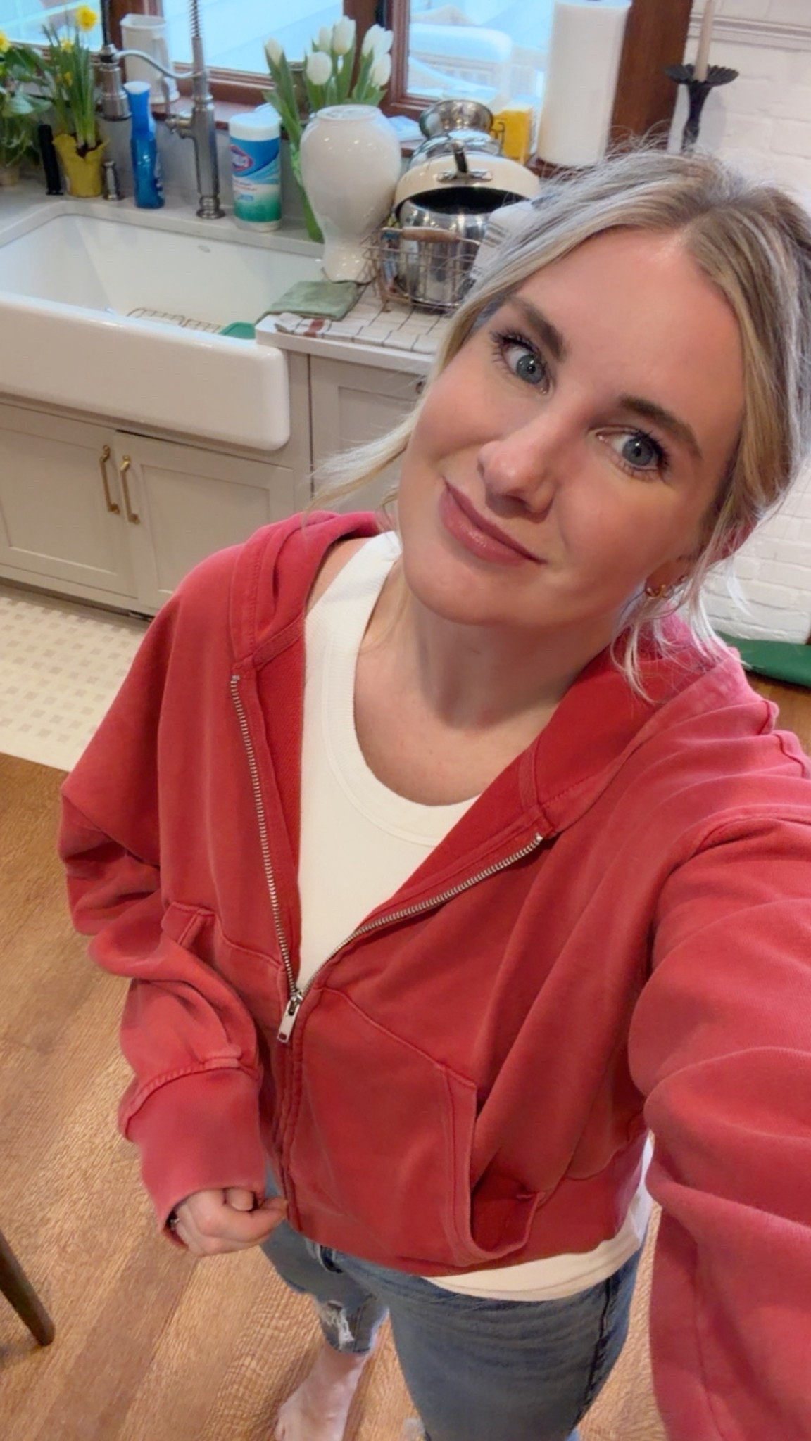 Hands down the BEST tank top + sweatshirt combo 🙌🏼 And so many cute colors to choose from. 

#LTKgrwm #LTKmomlife #LTKootd