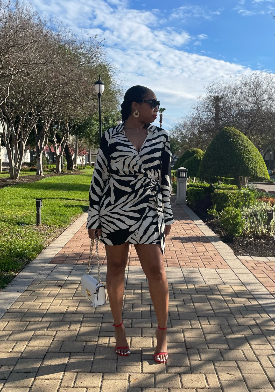 Summertime is my favorite time of year to wear wrap dresses.

Wrap dresses are great not only for summertime, but vacation and a casual date night. 

Dress size: small

#HMDress #Wrapdress #weddingguest #summeroutfit #vacationoutfit #trending 

#LTKSeasonal #LTKFind #LTKunder100