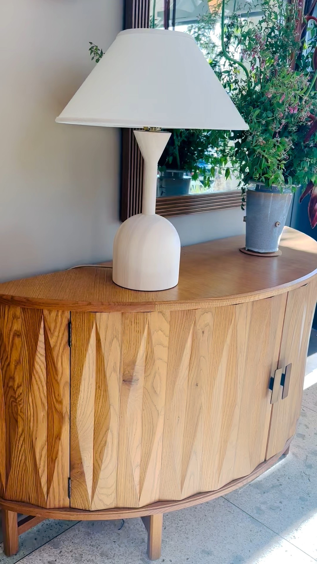 A chic sideboard—your secret weapon for effortless holiday hosting. ✨


#Sideboard #HolidayHosting #EntertainingEssentials #HomeDecorInspo #DiningRoomStyle #HostInStyle #SeasonalStyling

#LTKHoliday #LTKHome