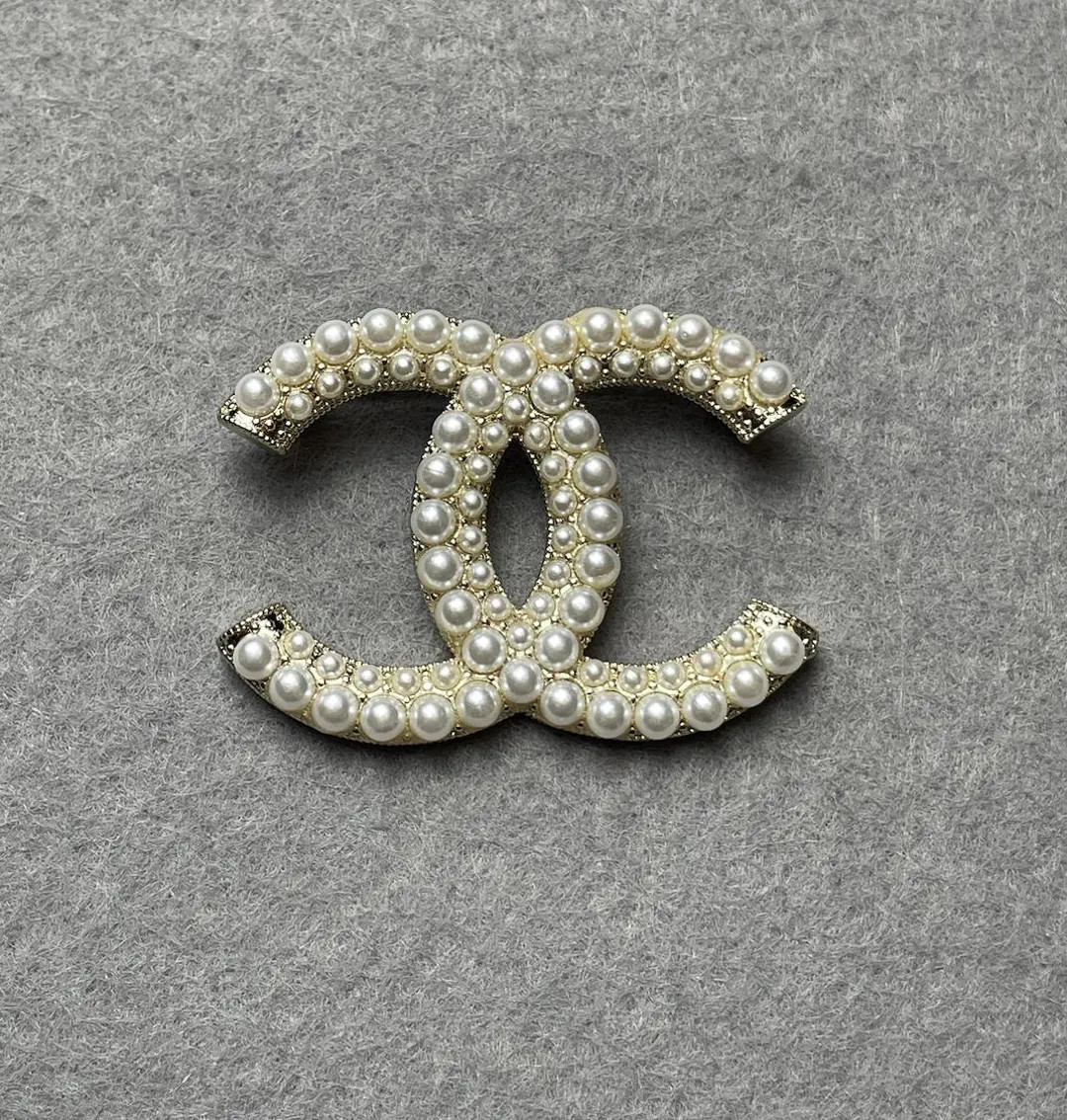 Vintage Chanel Gold Tone With Pearls Vintage Brooch Vintage 90s Gift for Her - Etsy Netherlands | Etsy (US)