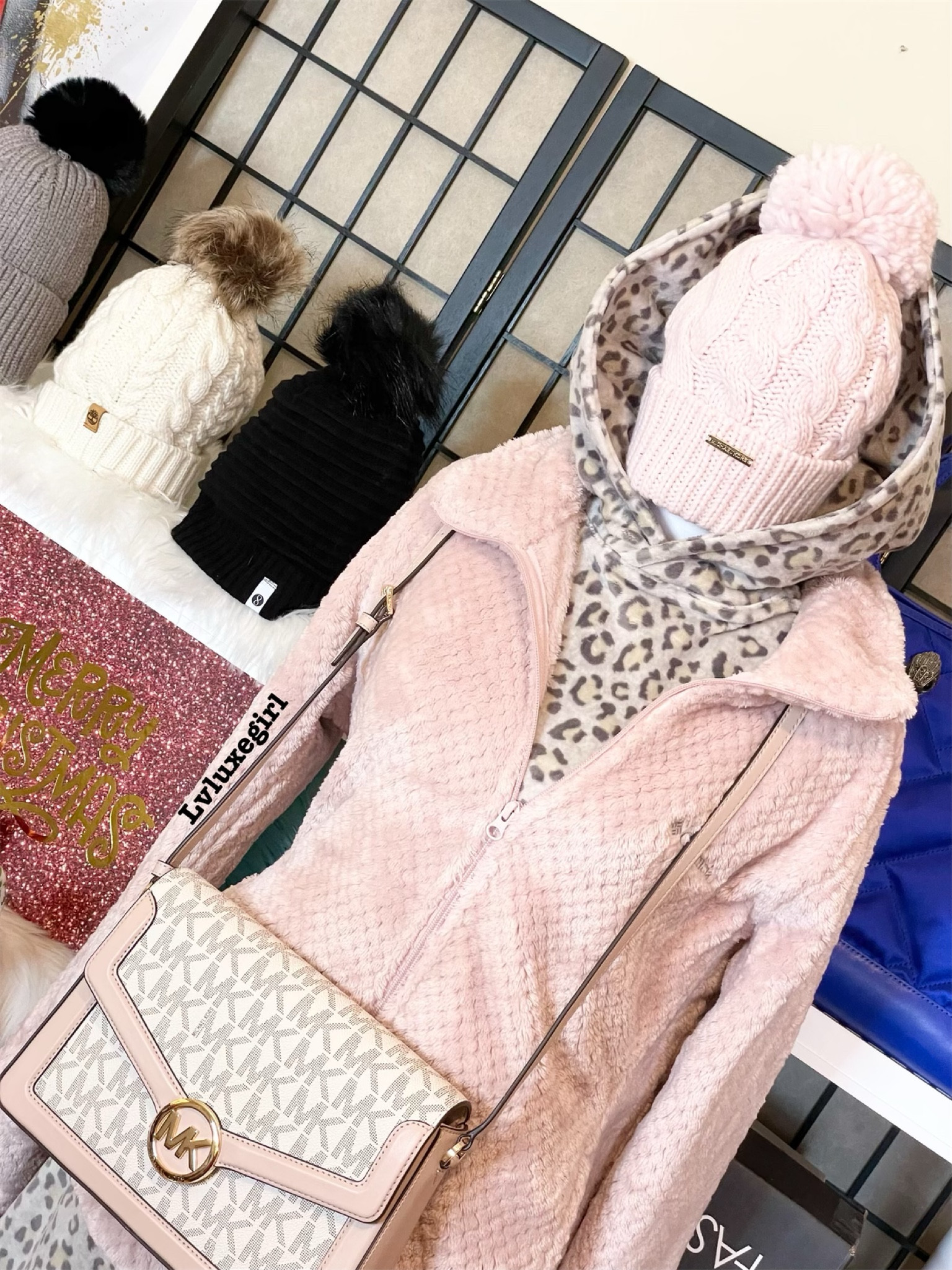 Michael Kors Jessie Bag
#michaelkorsbag
#michaelkorsjessie
#mkbag #mkcrossbody
#mkhat

#LTKsalealert #LTKitbag #LTKfit