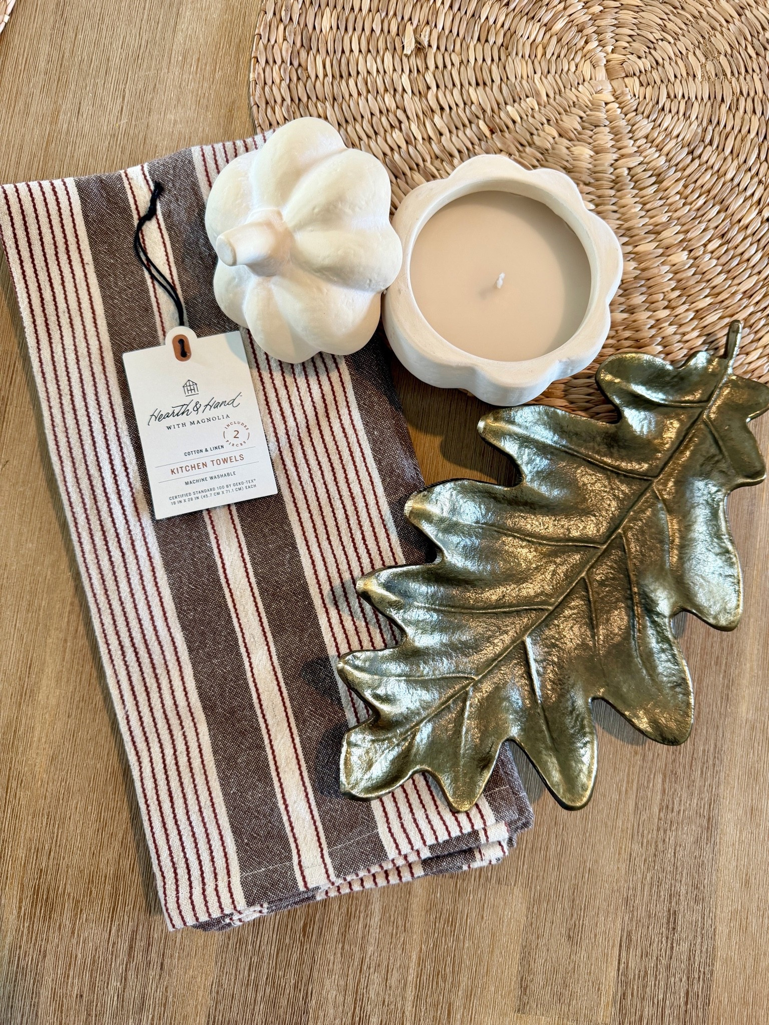Mini target fall haul 🍂

Pumpkin candle, linen dish towels, fall decor, brass leaf

#LTKSeasonal #LTKHome