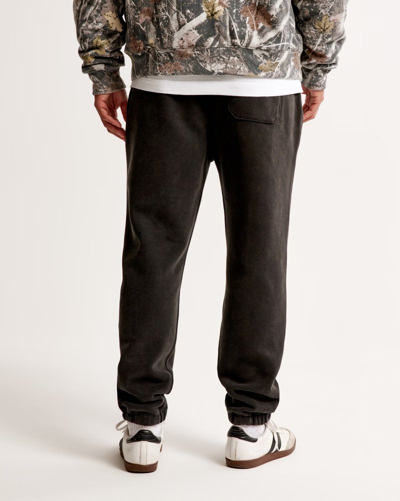 Men's Essential Sweatpant | Men's Bottoms | Abercrombie.com | Abercrombie & Fitch (US)