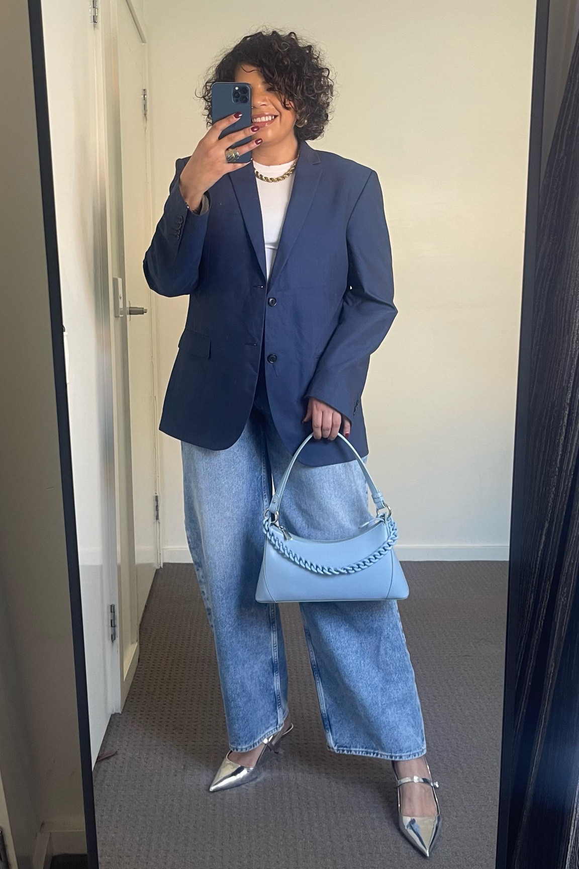 Day 29/30 Autumn Outfits - family brunch look 🫶🏽
Top @uniqloau 
Jeans @hm 
Blazer is thrifted 
Shoes @zara 
Bag @xnihilo_official 
Perfume @balenciaga 
Lip oil @revlonanz 
Jewellery (old) @mango 

#LTKmidsize #LTKworkwear #LTKaustralia