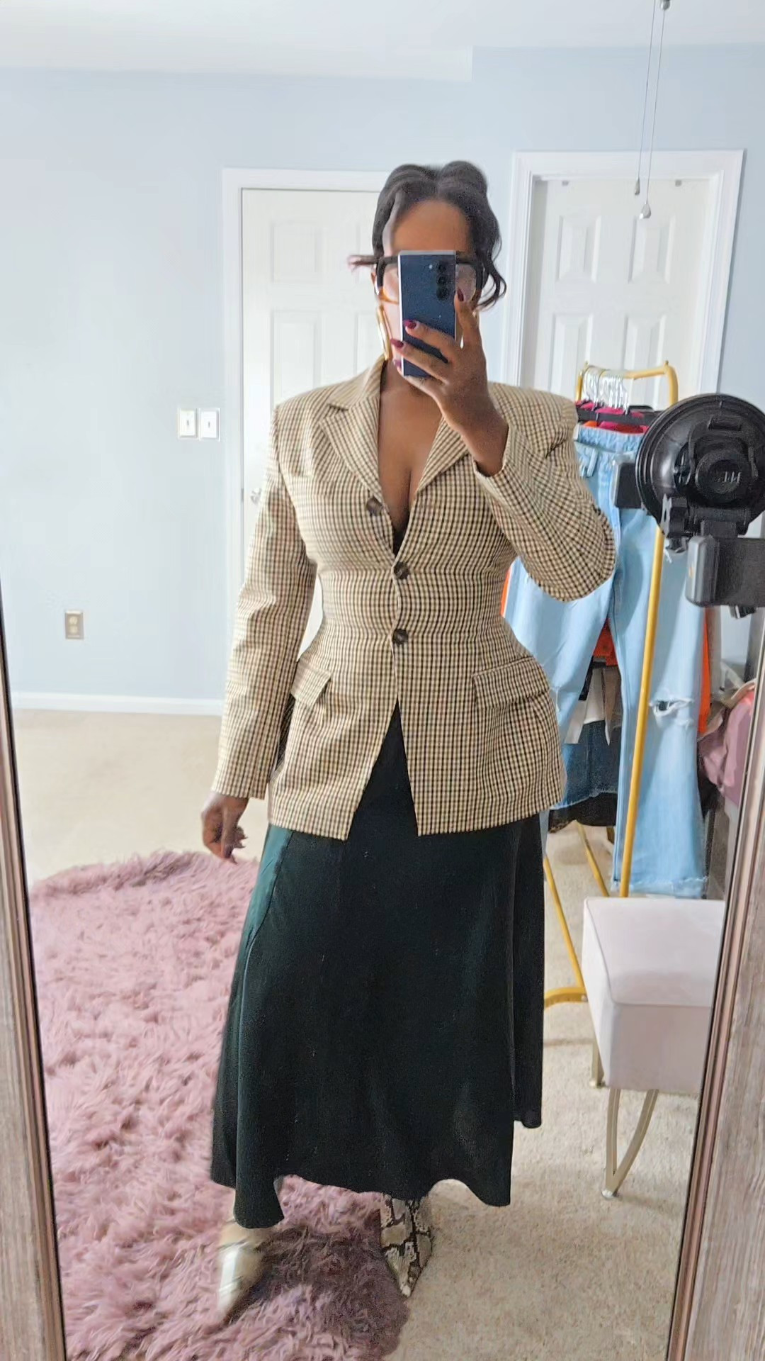 The structure on this blazer is everything but I suggest going up 1 to 2 sizes on any Cinched waist items.

#LTKootd #LTKHoliday #LTKWorkwear