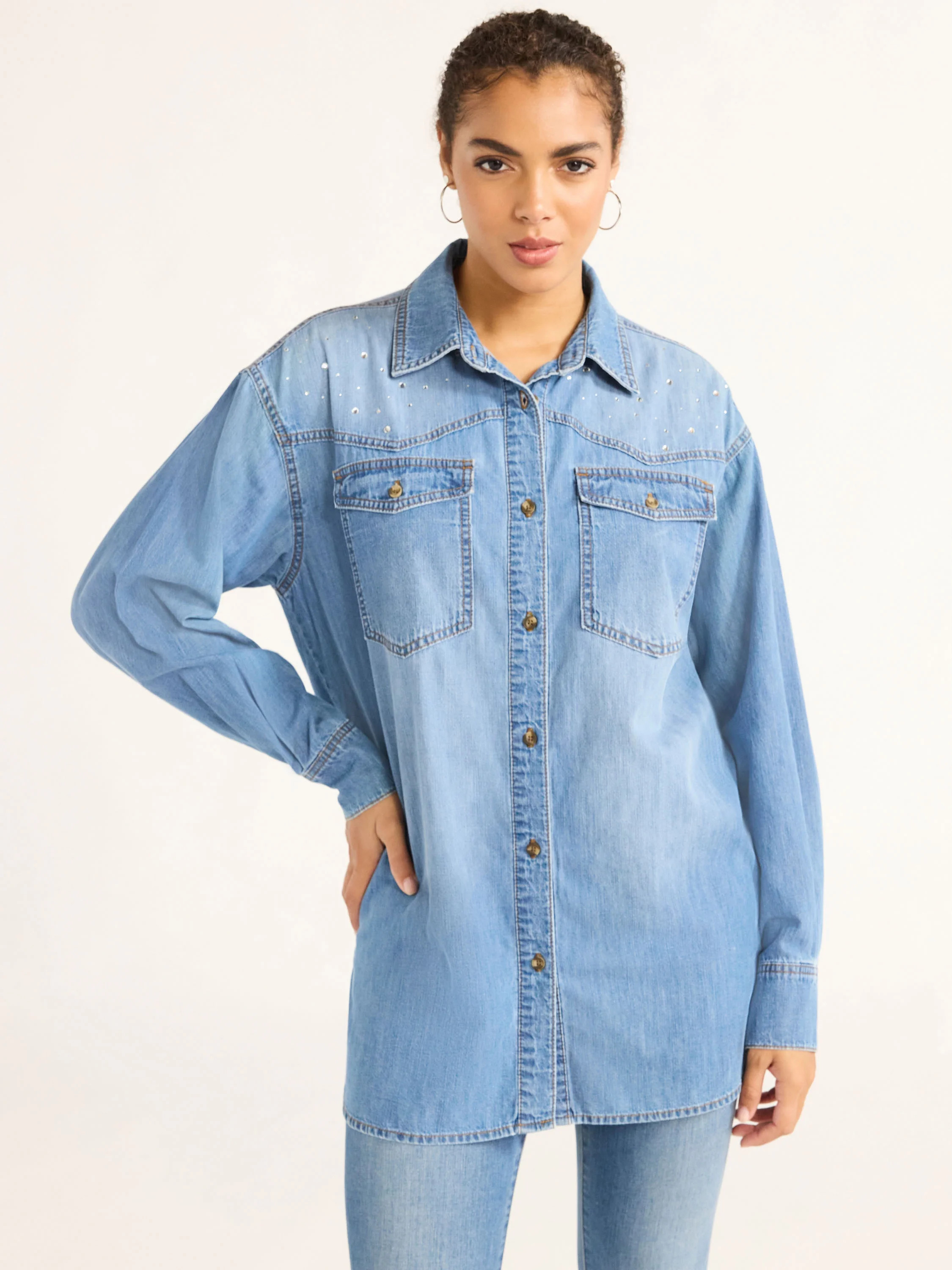 Sofia Jeans Women's and Women's Plus Sofia Oversized Boyfriend Shirt with Long Sleeves, Sizes XS-... | Walmart (US)