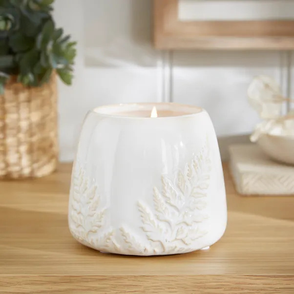 Churchgate Tobacco Flower & Vanilla Candle | Dunelm (migrated)