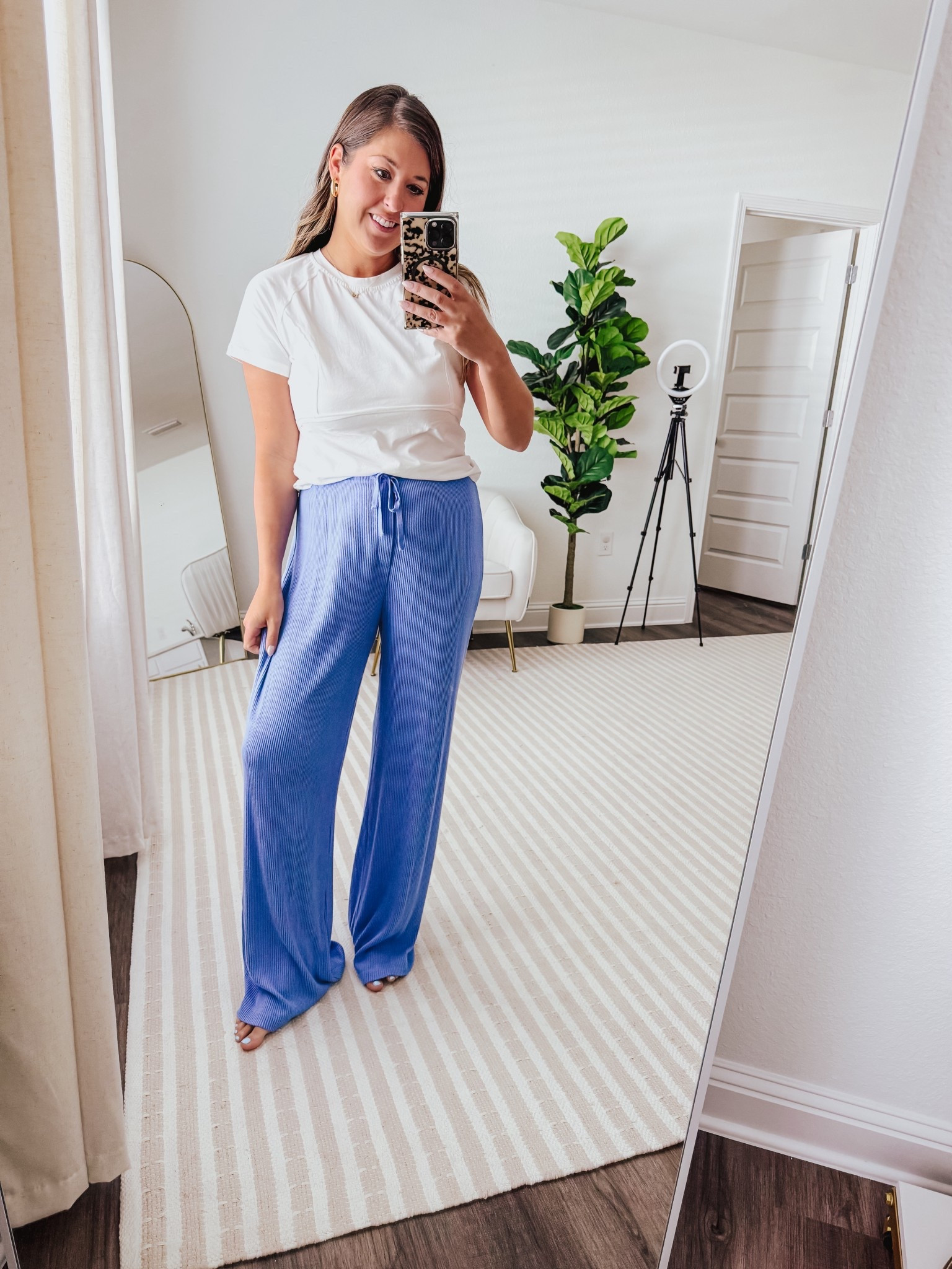 Comfy pants, target haul, loungewear 

Wearing medium 