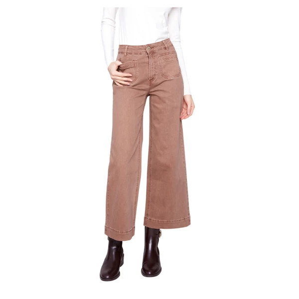 Women's Charlie B Patch Pocket Flare Jeans Truffle 10 27 | Scheels