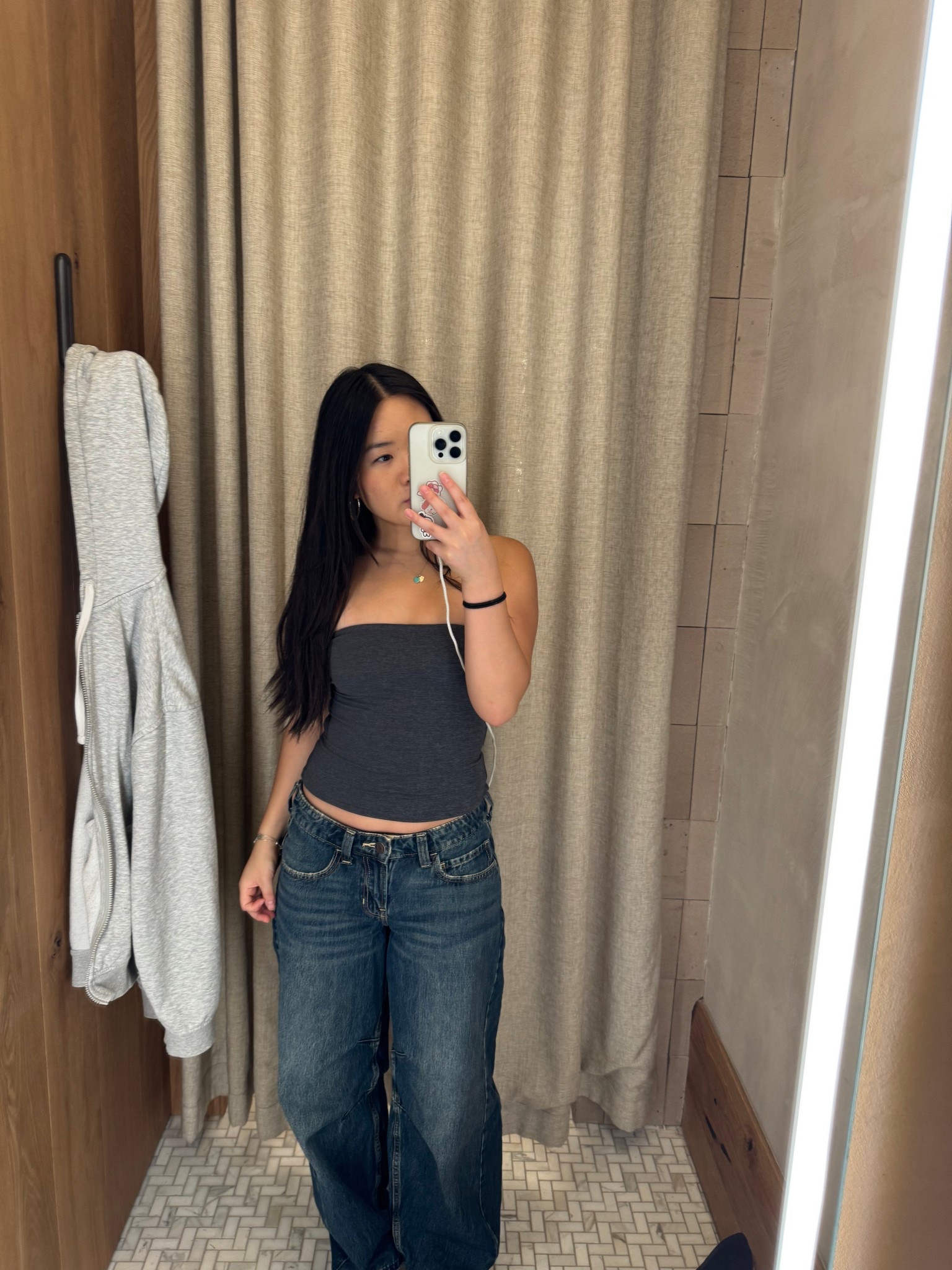 $20 Aritzia Tube Top
wearing xs

#LTKFindsUnder100 #LTKSummerEdit #LTKSaleAlert