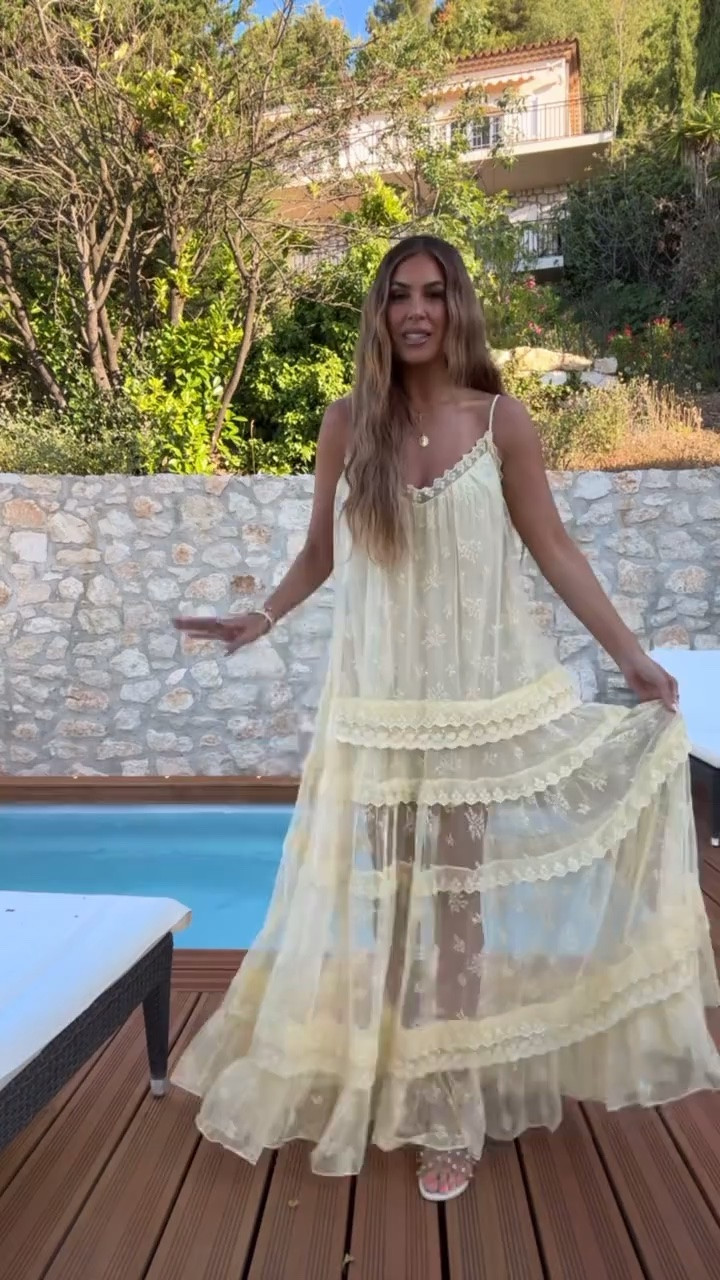 this dress is one of my all time new favs! wearing a small 💛