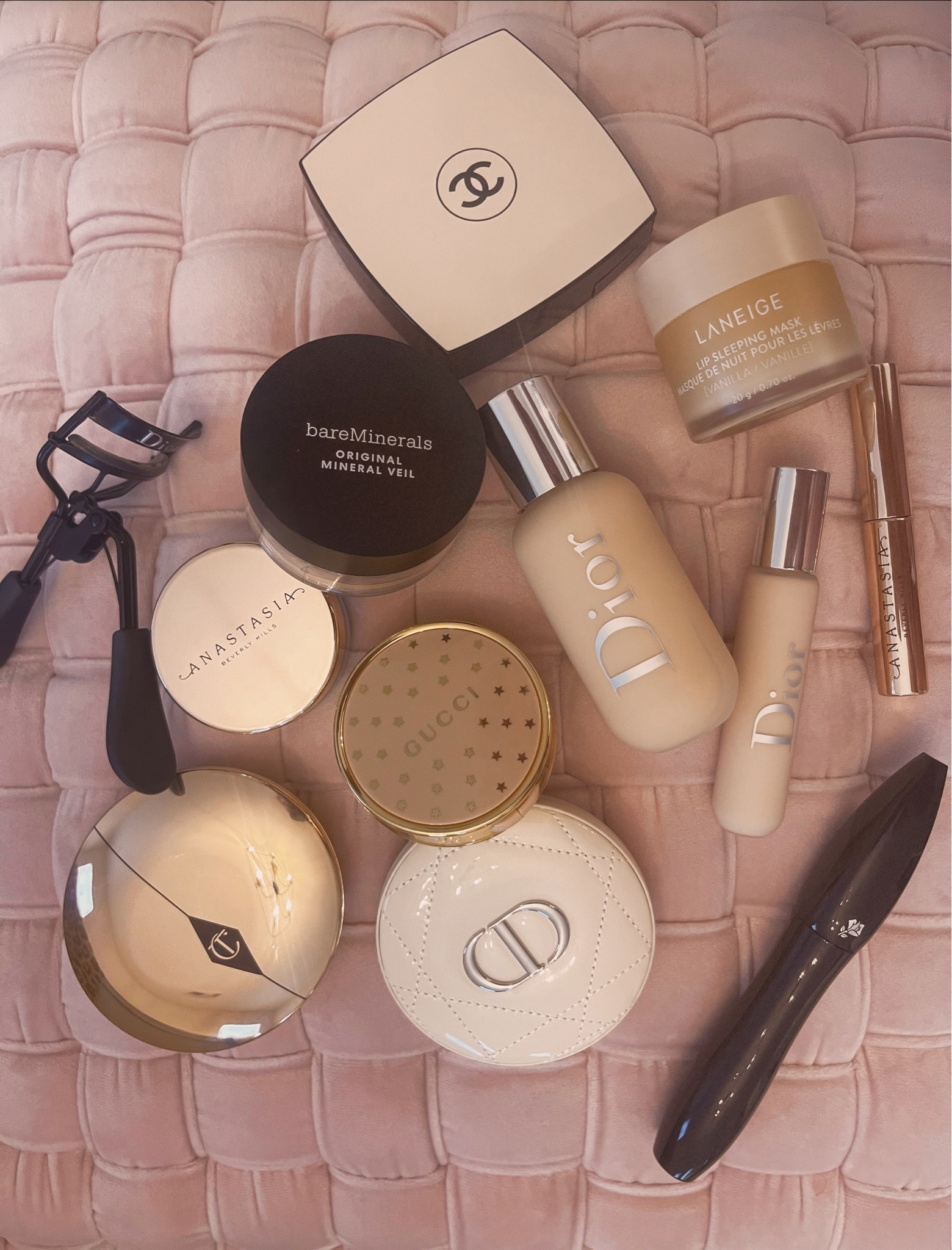 What’s in my makeup bag! 

#LTKFind #LTKbeauty #LTKGiftGuide