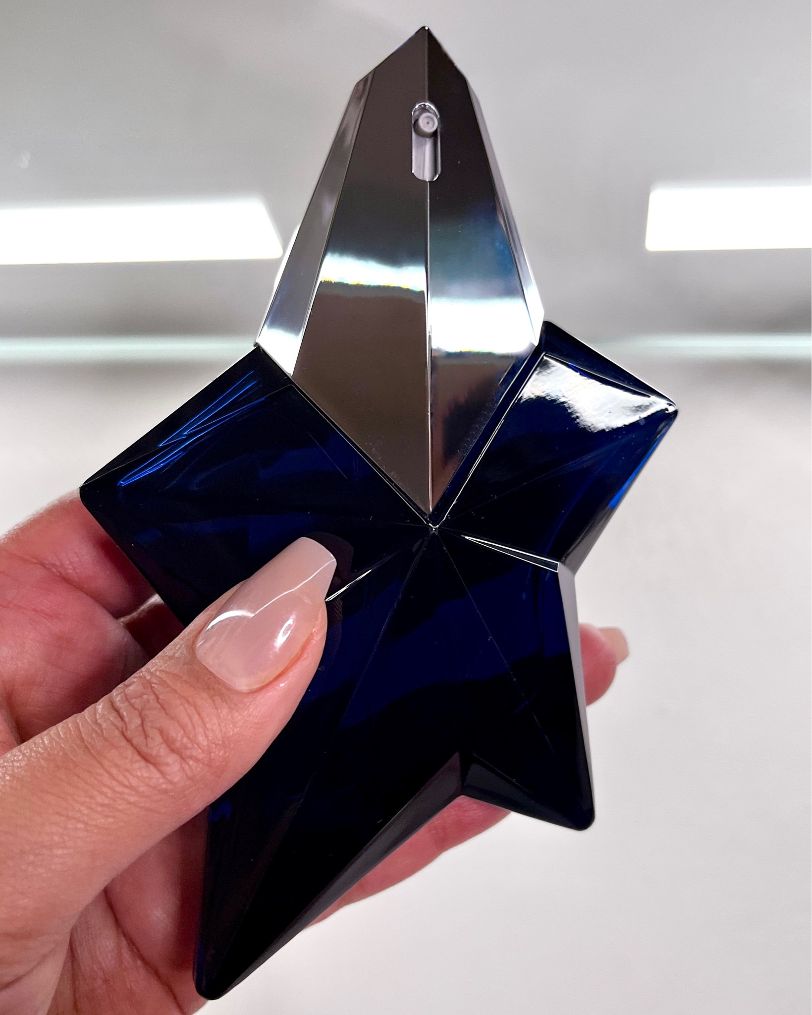 
Introducing Angel Elixir by @muglerofficial, a powerful blend of sensuous vanilla and vibrant woods, met with a spicy hook💙


KEY NOTES:

🔹Top: Pink Pepper; 
🔹Middle: Orange Blossom, Jasmine, Ylang Ylang and Sandalwood; 
🔹Base: Amber, and Bourbon vanilla.

*Kindly gifted, thank you @muglerofficial

Mother’s Day, Gift Ideas, #fragrancelover #fragranceoftheday 

#LTKbeauty #LTKsalealert #LTKBeautySale