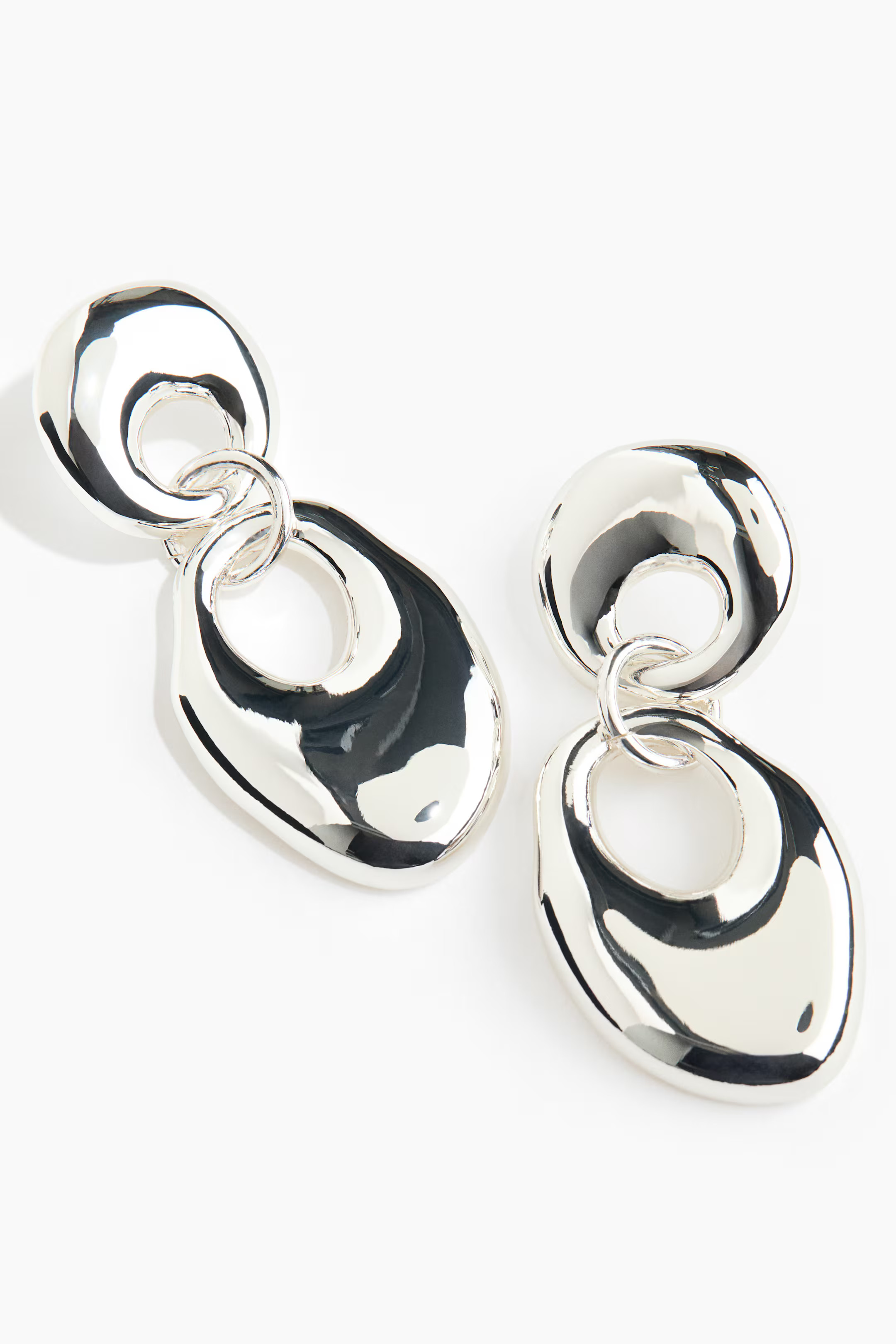 Pendant earrings | H&M (UK, MY, IN, SG, PH, TW, HK)