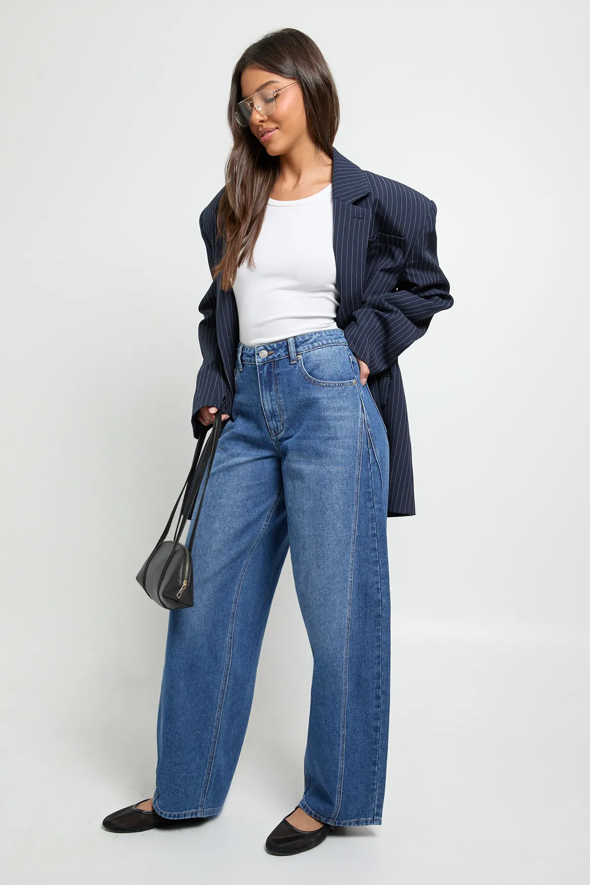 Mid Waist Twisted Seam Barrel Leg Jean | boohoo (US & Canada)