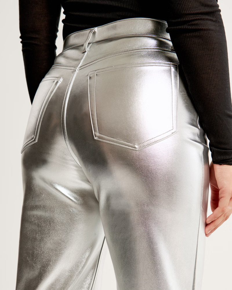 Curve Love Vegan Leather 90s Relaxed Pant | Abercrombie & Fitch (US)