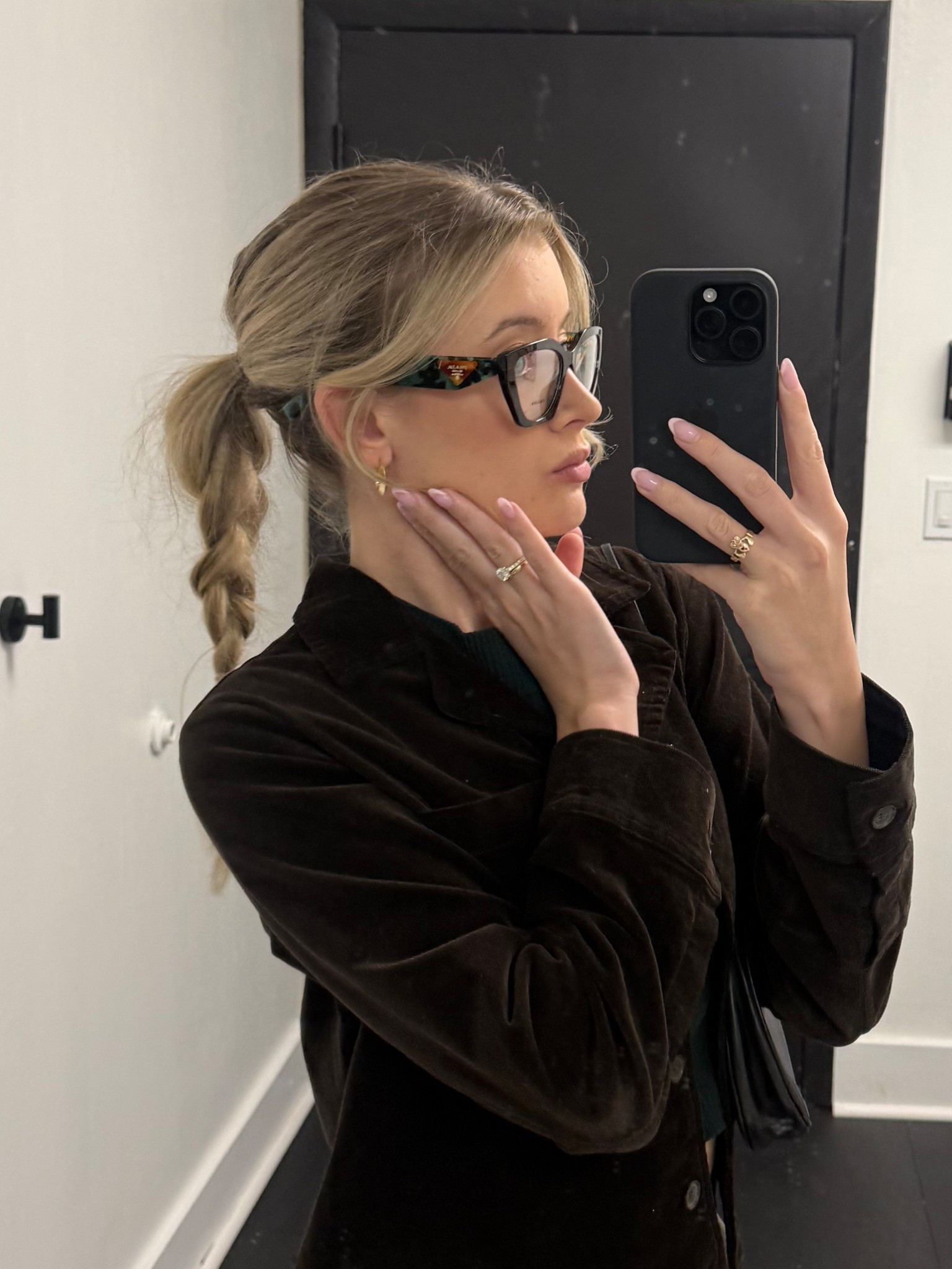 Glasses
Eyeglasses
Lawyer 
Attorney 
Unique style 
Sale 
Law school

#LTKSaleAlert #LTKWorkwear #LTKSpringSale