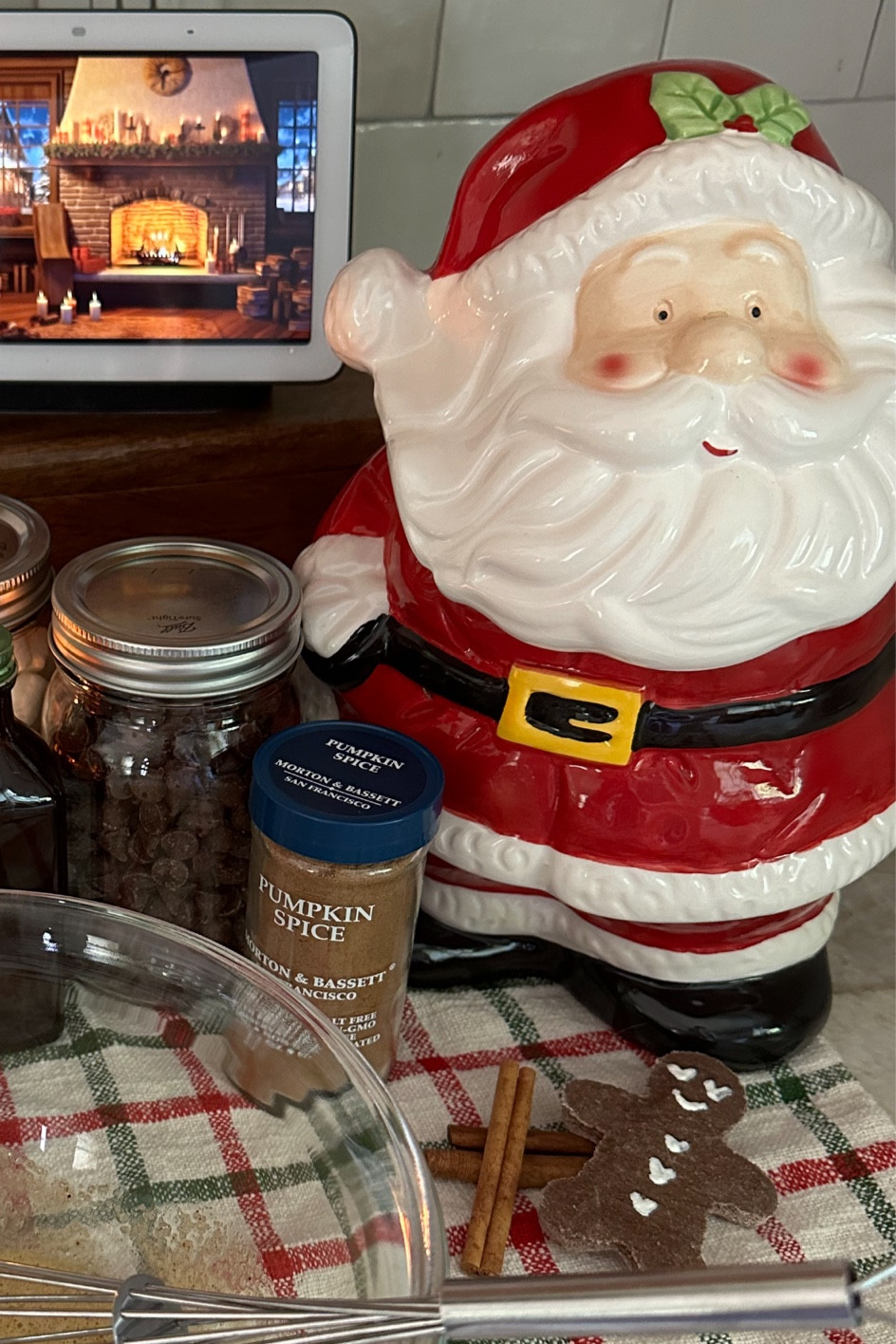 Santa cookie jar

#LTKSeasonal #LTKHoliday