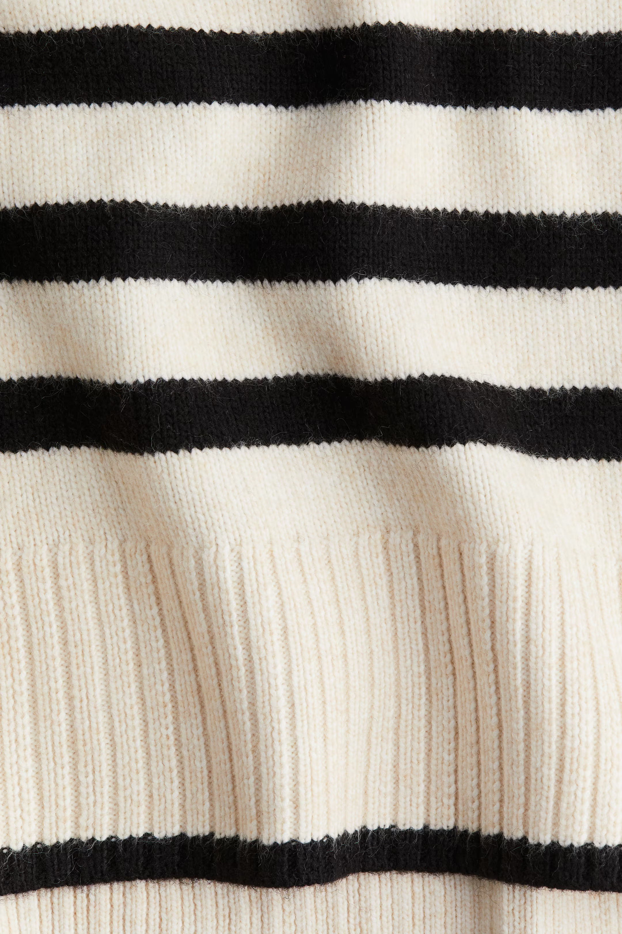 Oversized Turtleneck Sweater - Natural white/striped - Ladies | H&M US | H&M (US + CA)
