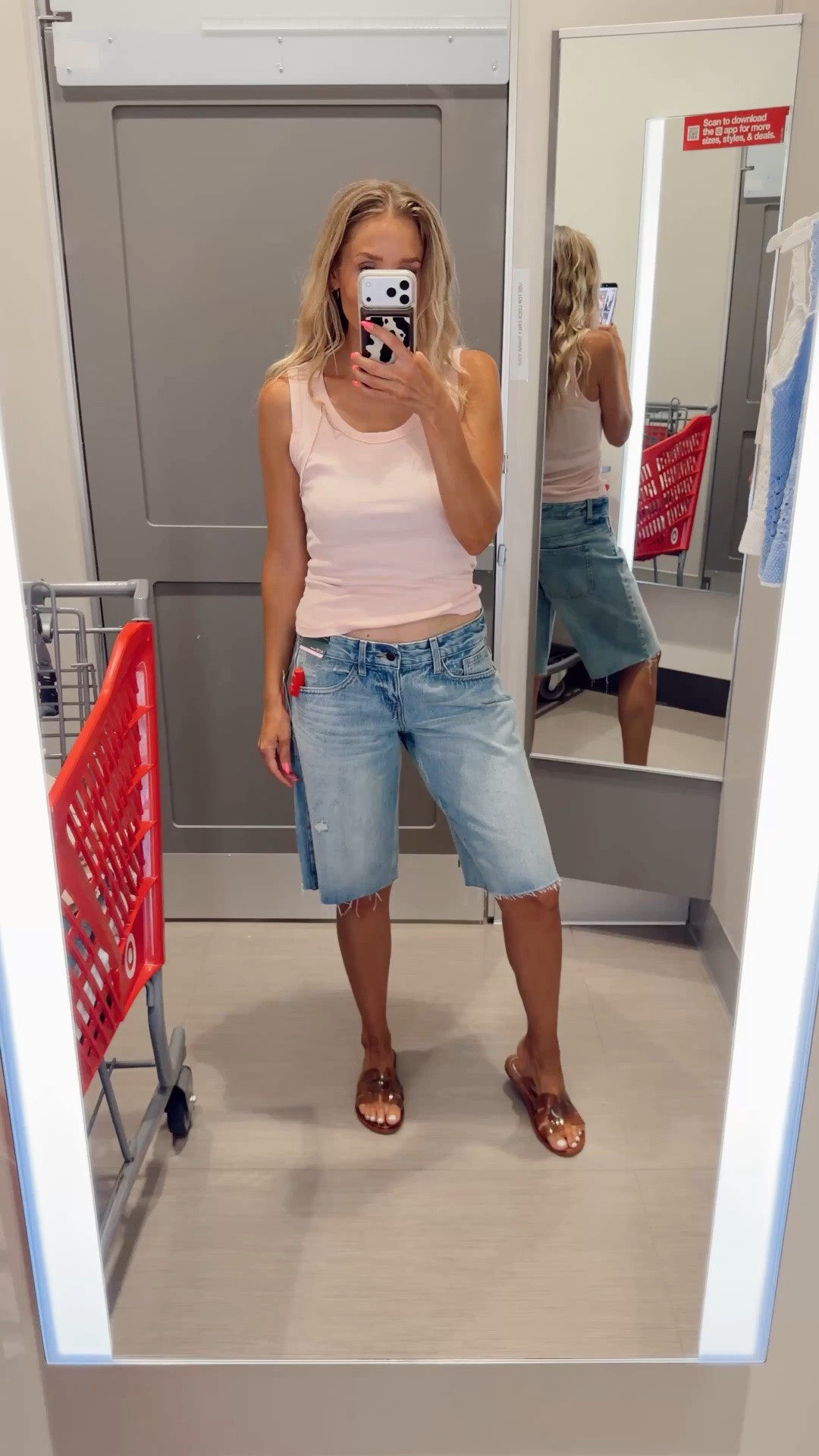 ✨SCROLL TO SHOP✨
You know I love my jorts 😍 these are no exception! Super trendy either way the baggy fit. 

This tank is a look for less of Free People’s. The pink is so cute!!! 

Wearing my tts in both (small / 4)

5’5” // 120 lbs

#LTKootd #LTKdayinmylife #LTKgrwm