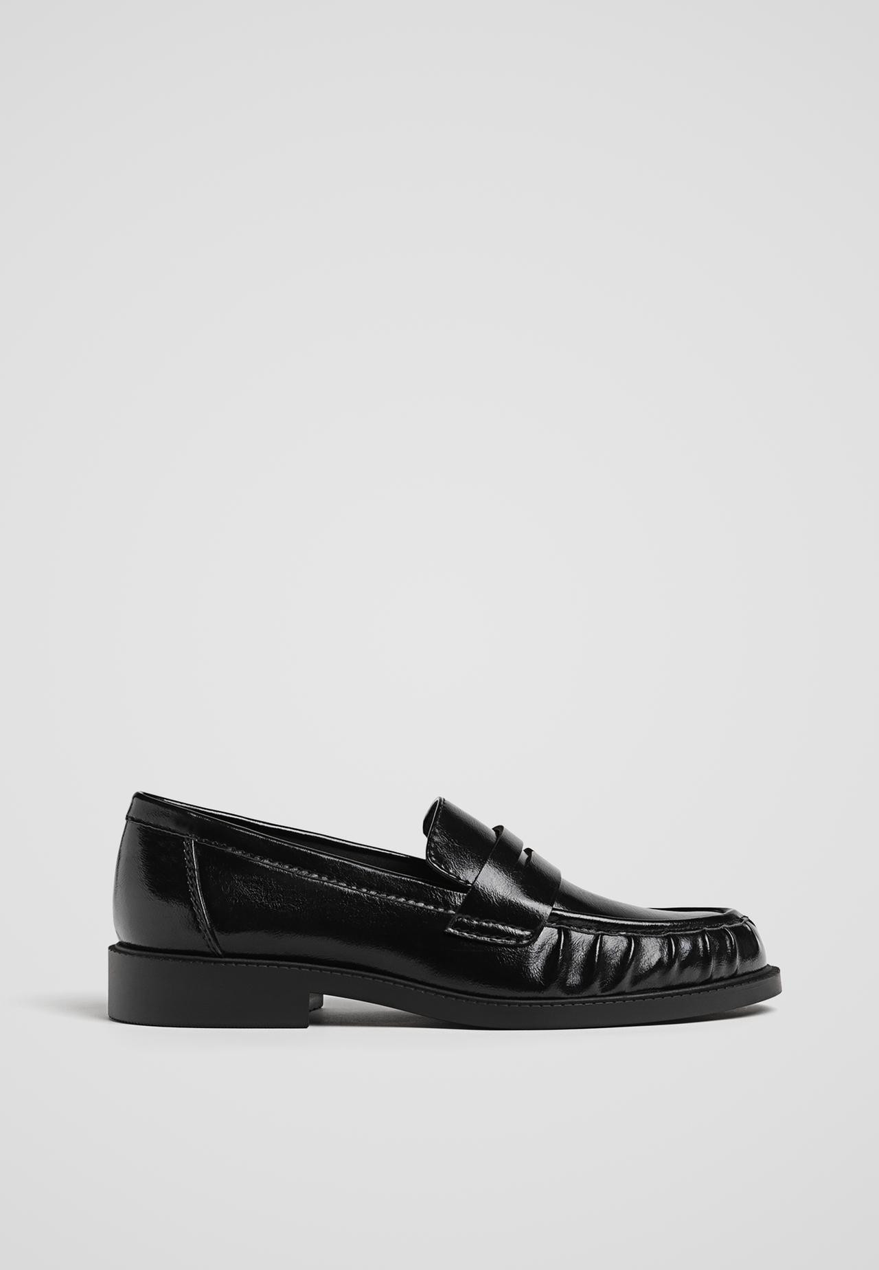 Mokassins mit Raffung - Flache schuhe für Damen | Stradivarius Deutschland | Stradivarius DE