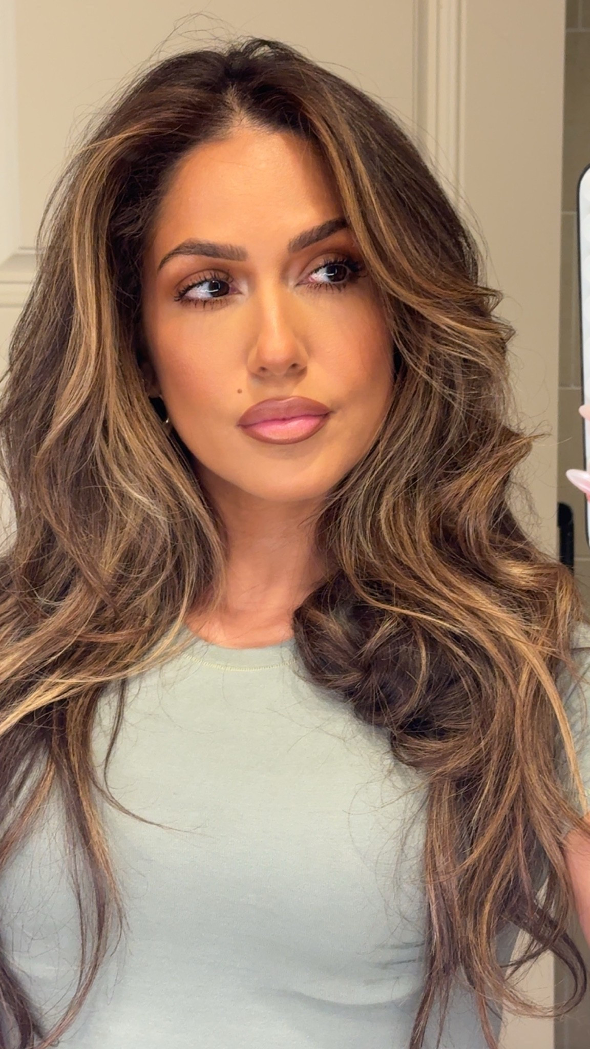 okay ladies back with another hair goodie !! Two weeks ago I tried this Kristin Ess hair gloss whole process the mixing gloss treatment and instant rinse and my blowdry was soooo smooth and easy to do @biiancamariiee_ was shook when she was doing it and I got compliments non stop so def recommend!!

#LTKstorytime #LTKgrwm #LTKBeauty