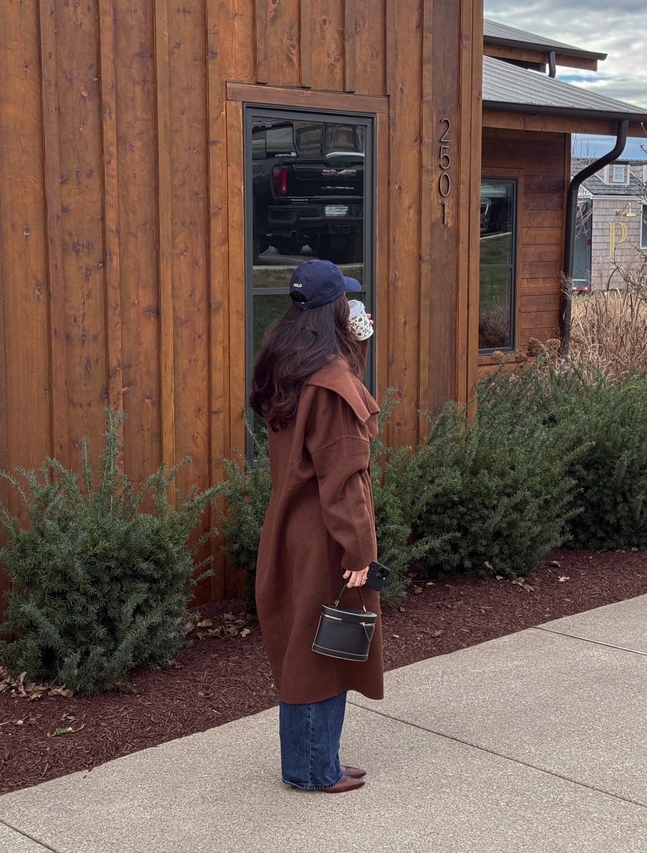 Cozy oversized coat 🤎
Coat: S (it’s very oversized, size down one if you like) 
Jeans: 26 TTS
Boots: TTS

#LTKootd #LTKCyberWeek #LTKHoliday