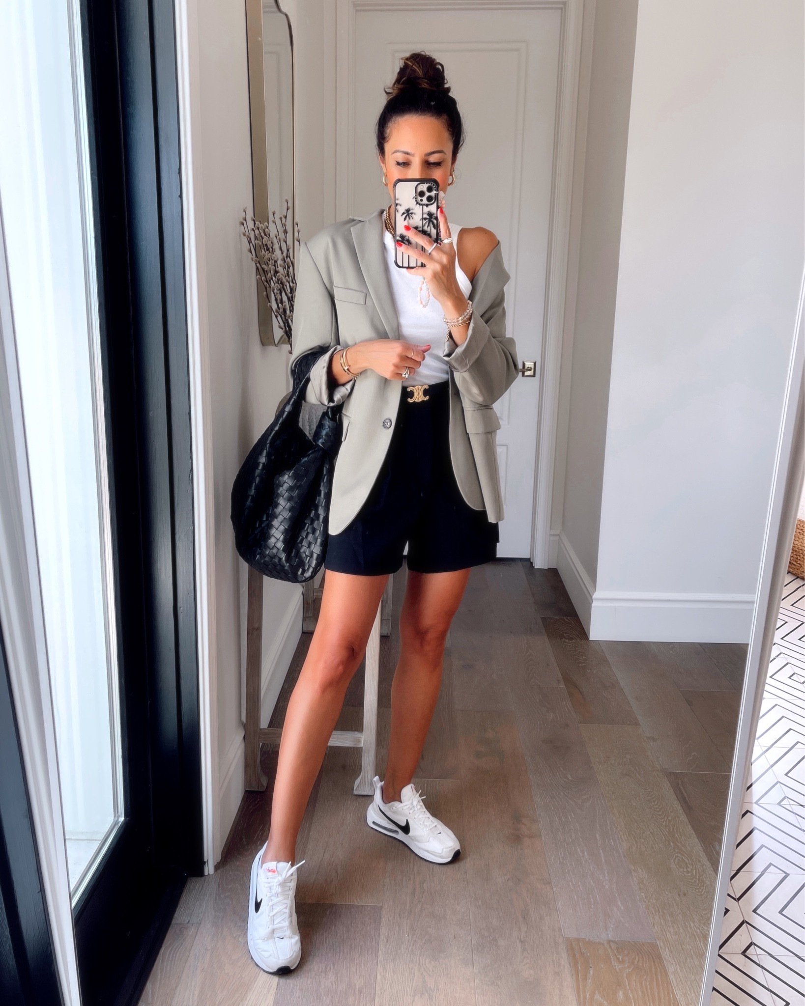 Oversized Blazer Obsession All Year🖤



Lucyswhims, blazer, pleated pant, Nike shoes. 

#LTKstyletip #LTKfit #LTKshoecrush
