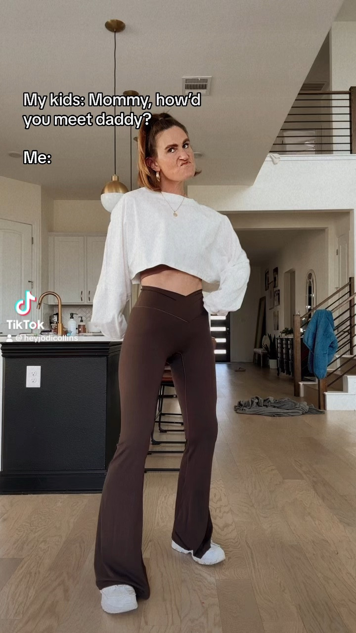 Wearing a Medium in sweatshirt (comes in many colors!) and a Medium on pants with a 34” inseam (I am 5’8”) 

#LTKfindsunder50 #LTKsalealert #LTKmidsize