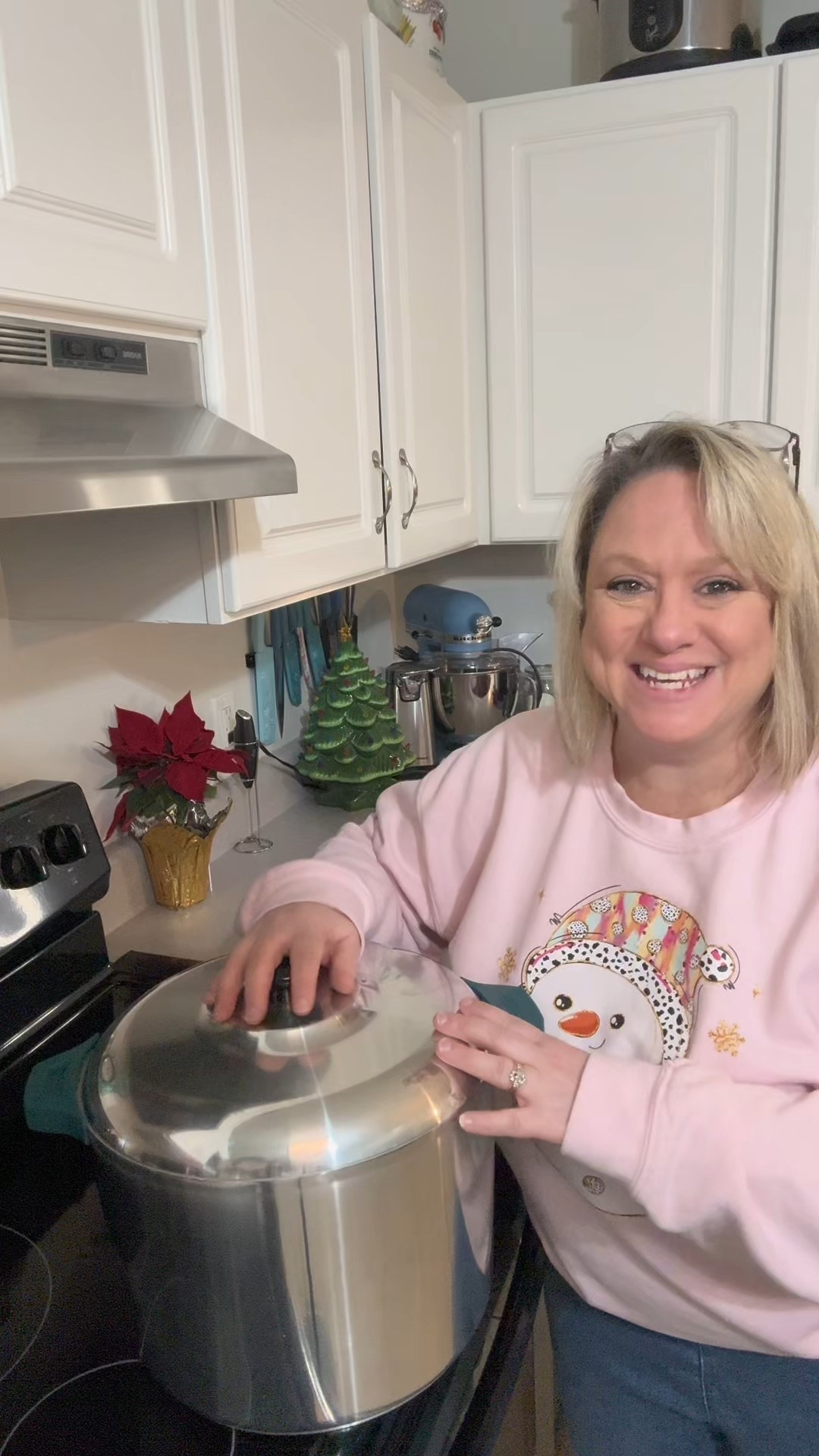 Magnaware 14qt Stock pot for making broths or big batches.  The cookware your grandmother used.

#LTKfoodie