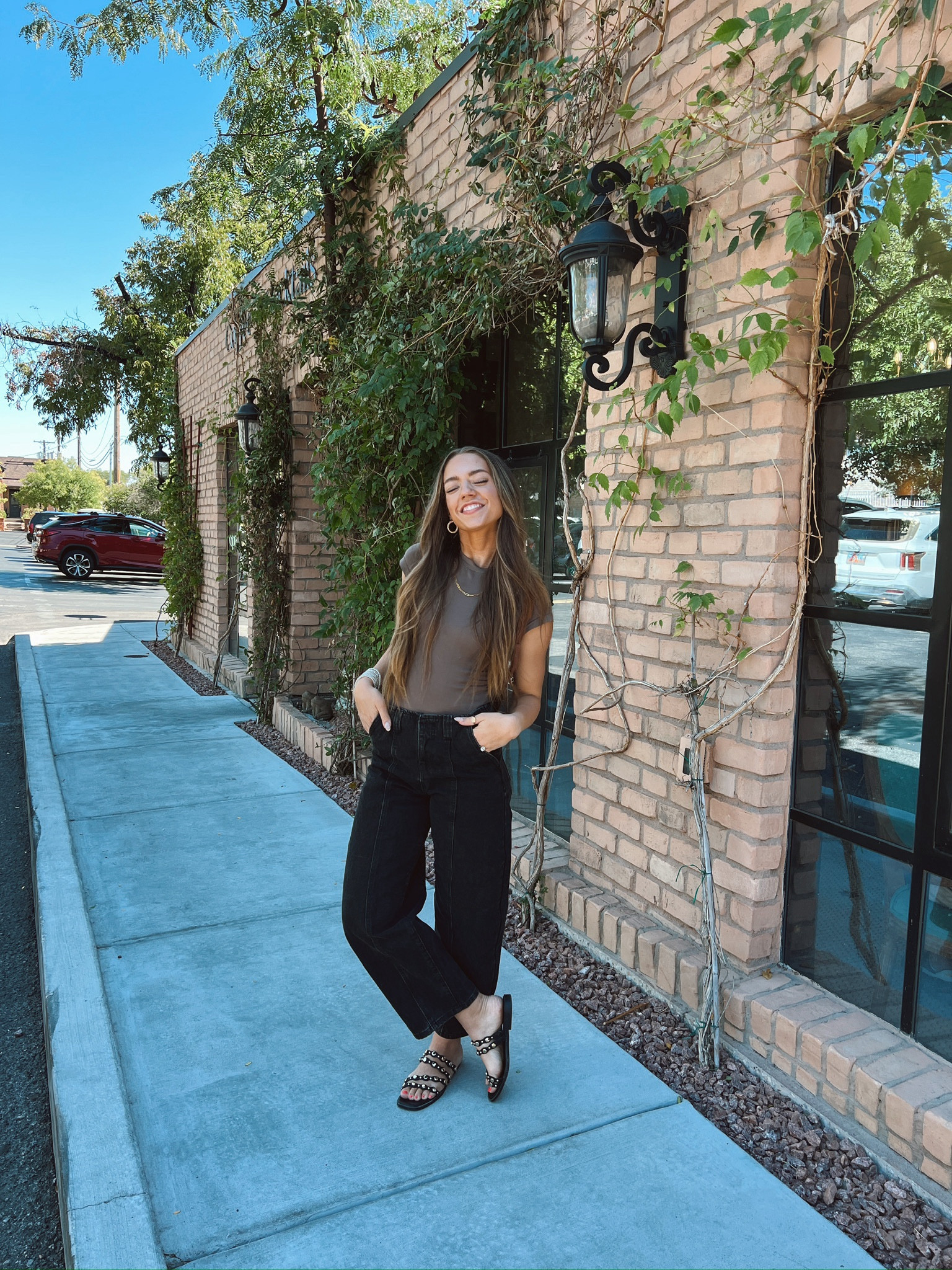 These jeans are 🤩🤩🤩 I love them!!! Everything runs true to size 🙌🏼
Top/Small
Jeans/4

#LTKSeasonal #LTKFindsUnder100 #LTKU