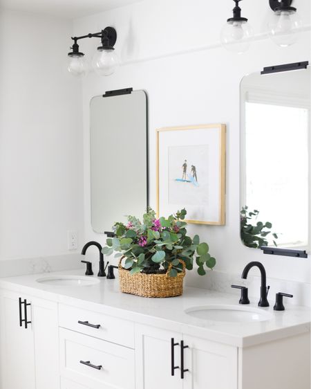 Love the clean, simple feel of the black and white in this bathroom.🖤



#LTKhome #LTKfindsunder50 #LTKfindsunder100