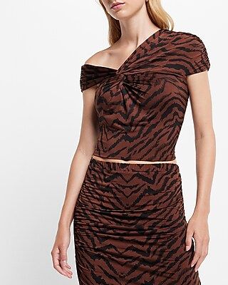 Body Contour Silky Animal Print Twist One Shoulder Cropped Tee | Express